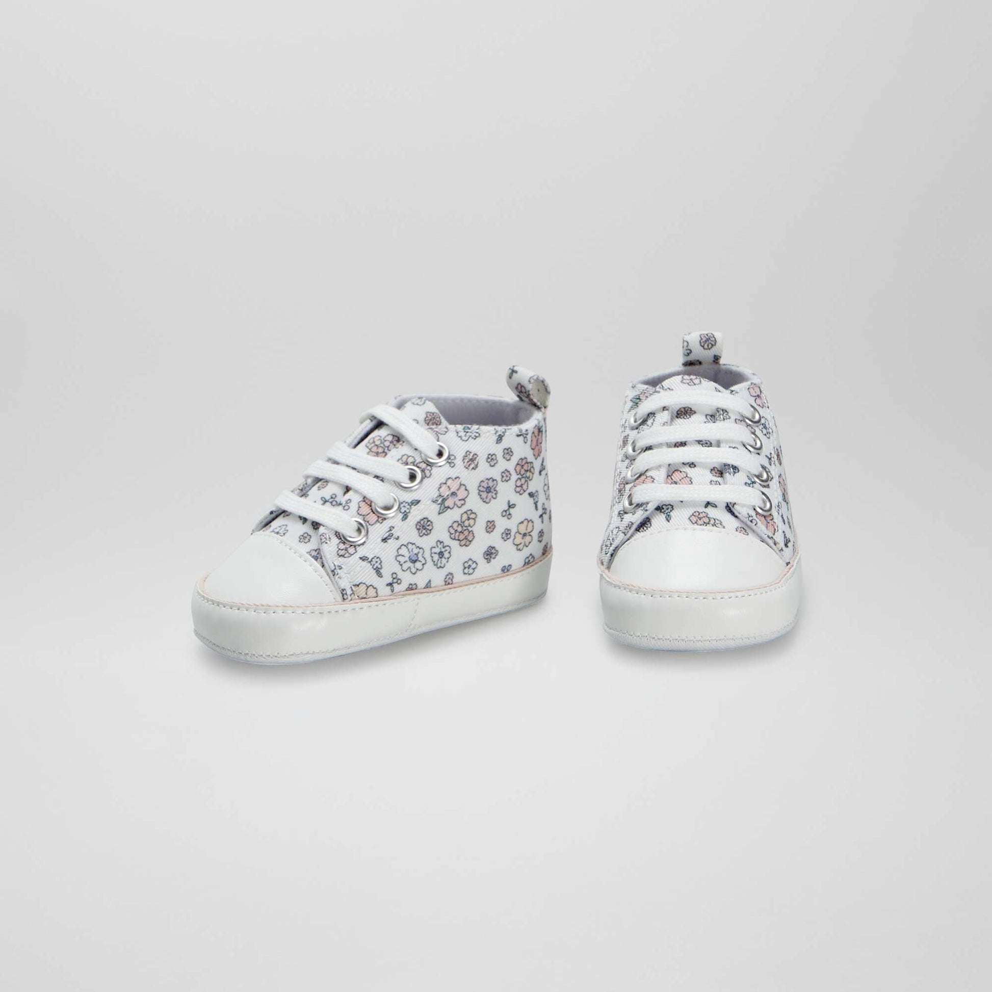 Baskets montantes en toile fleuries Ecru