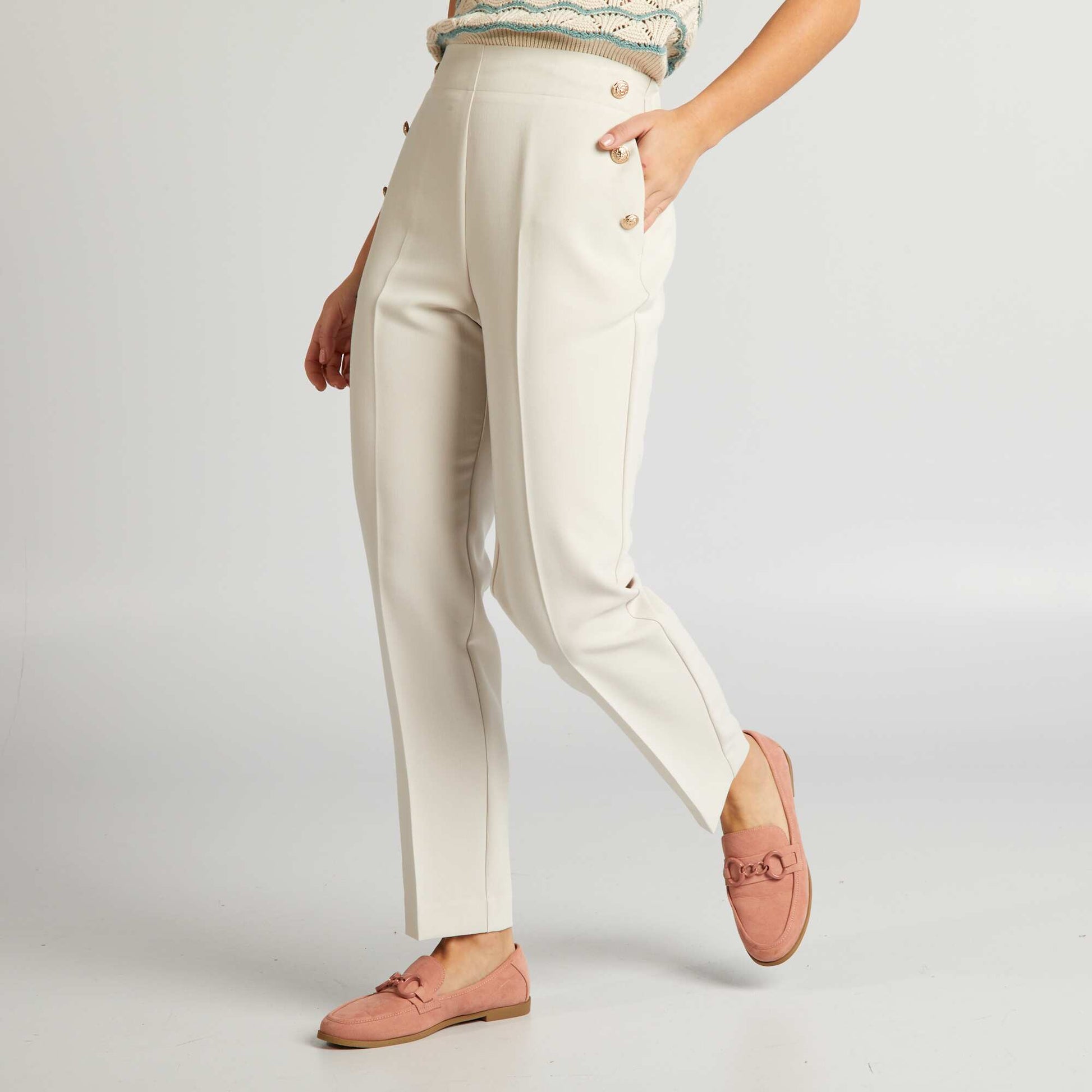 Pantalon droit avec boutons fantaisies dor beige