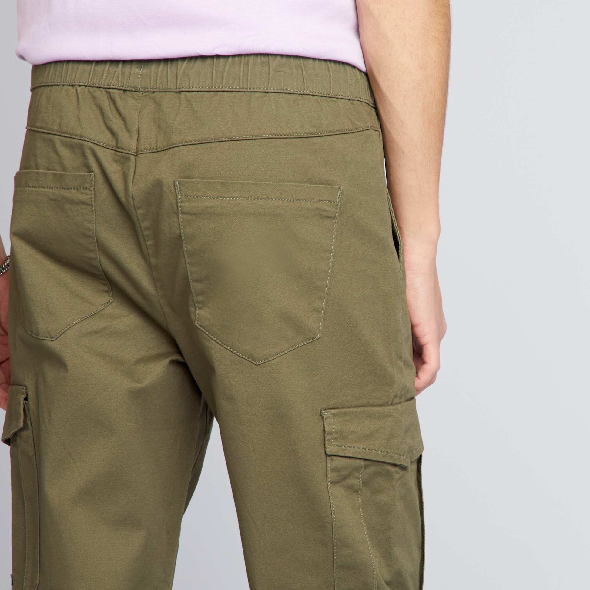 Pantalon slim multipoches Kaki