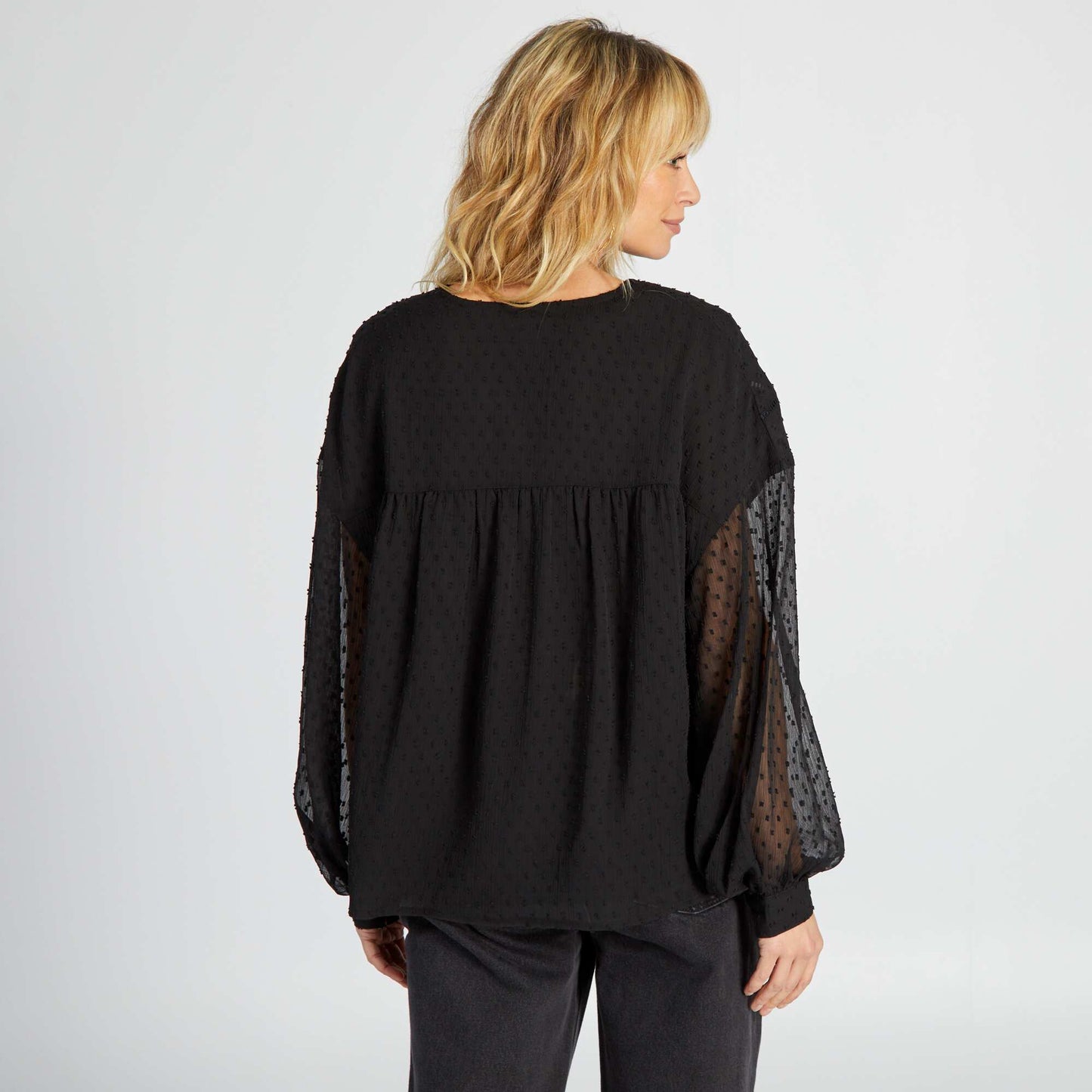 Blouse en voile avec plumetis noir