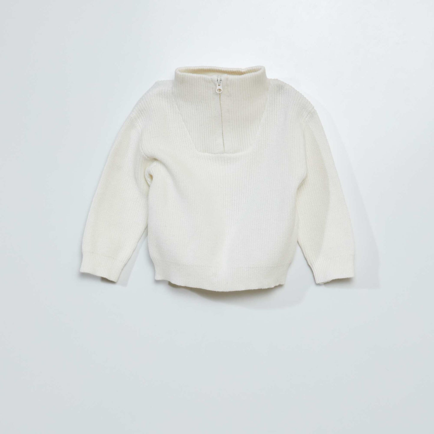 Pull en maille perlée col montant blanc