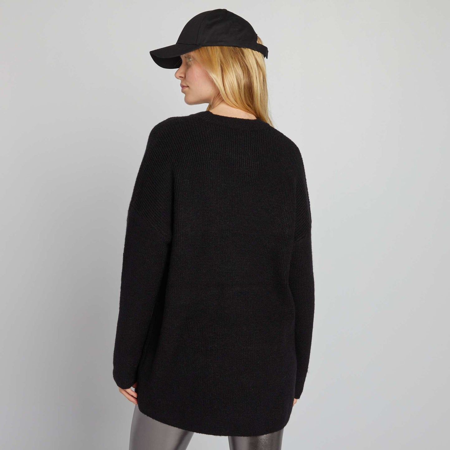 Pull long en maille c tel e noir