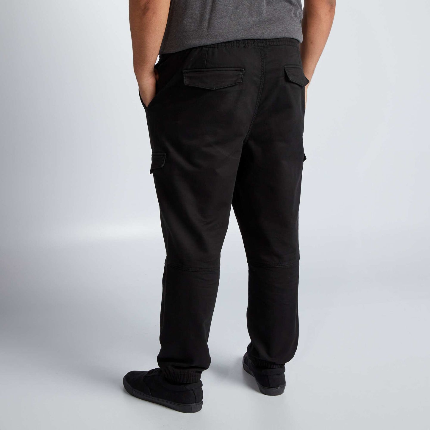Pantalon chino avec poches sur les c t s noir