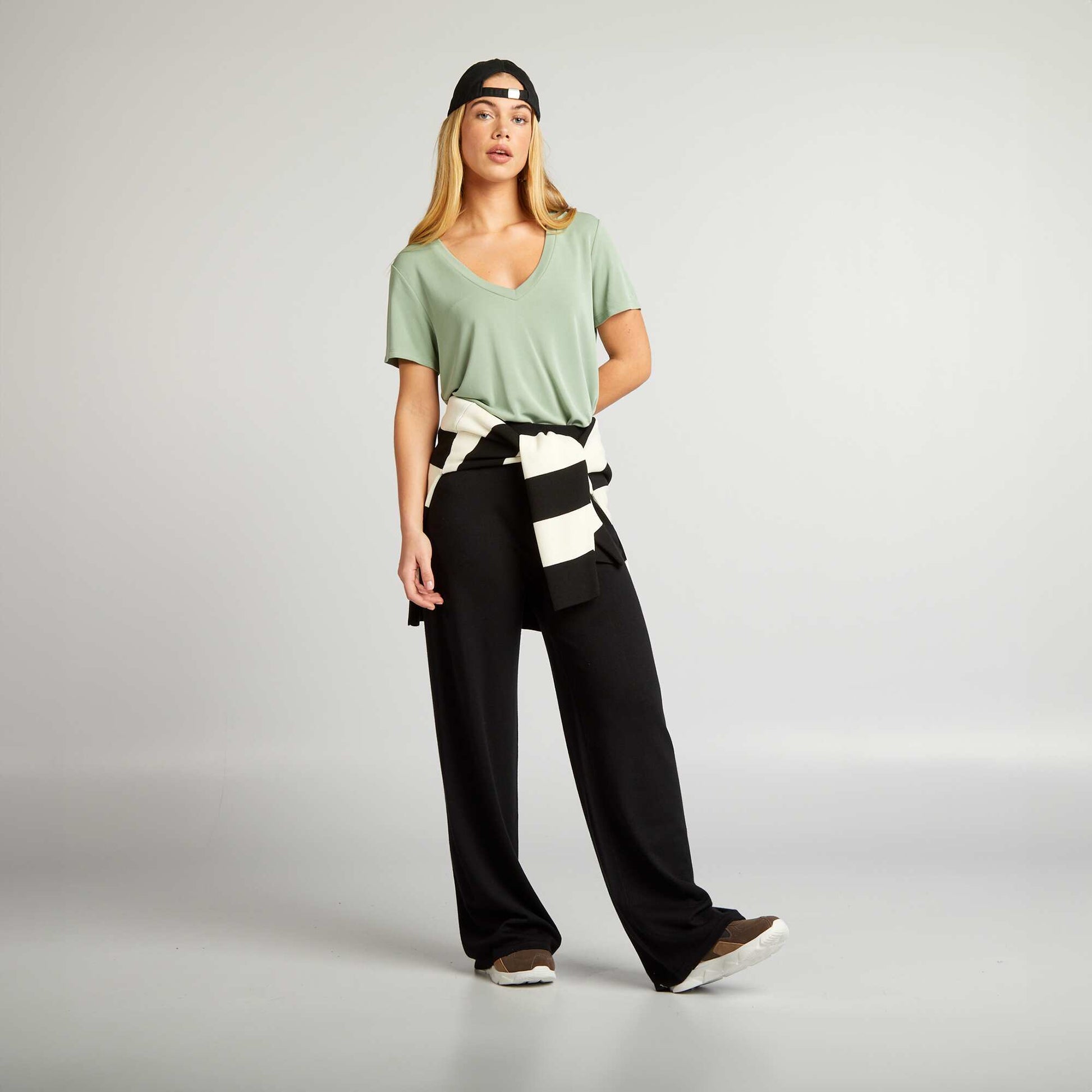 T-shirt stretch col V Vert