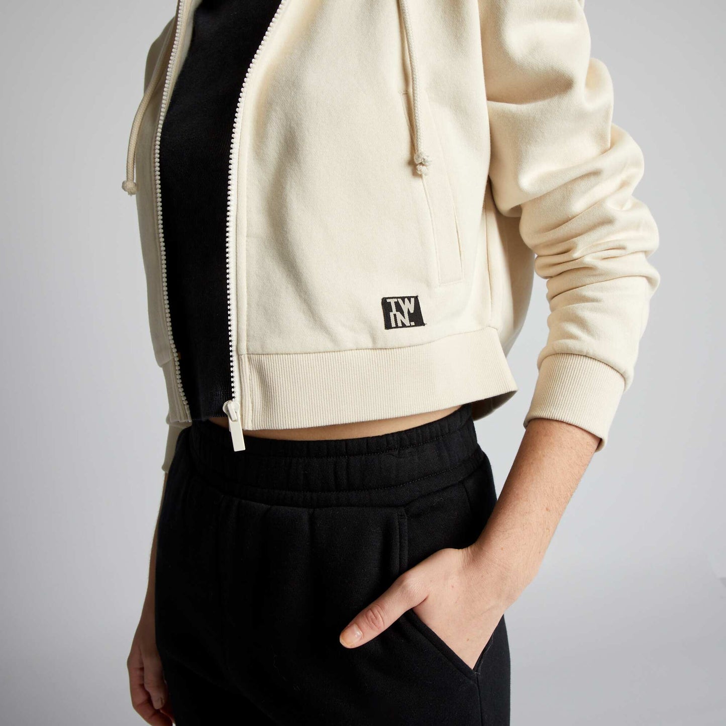 Sweat cropped zippé avec capuche Beige