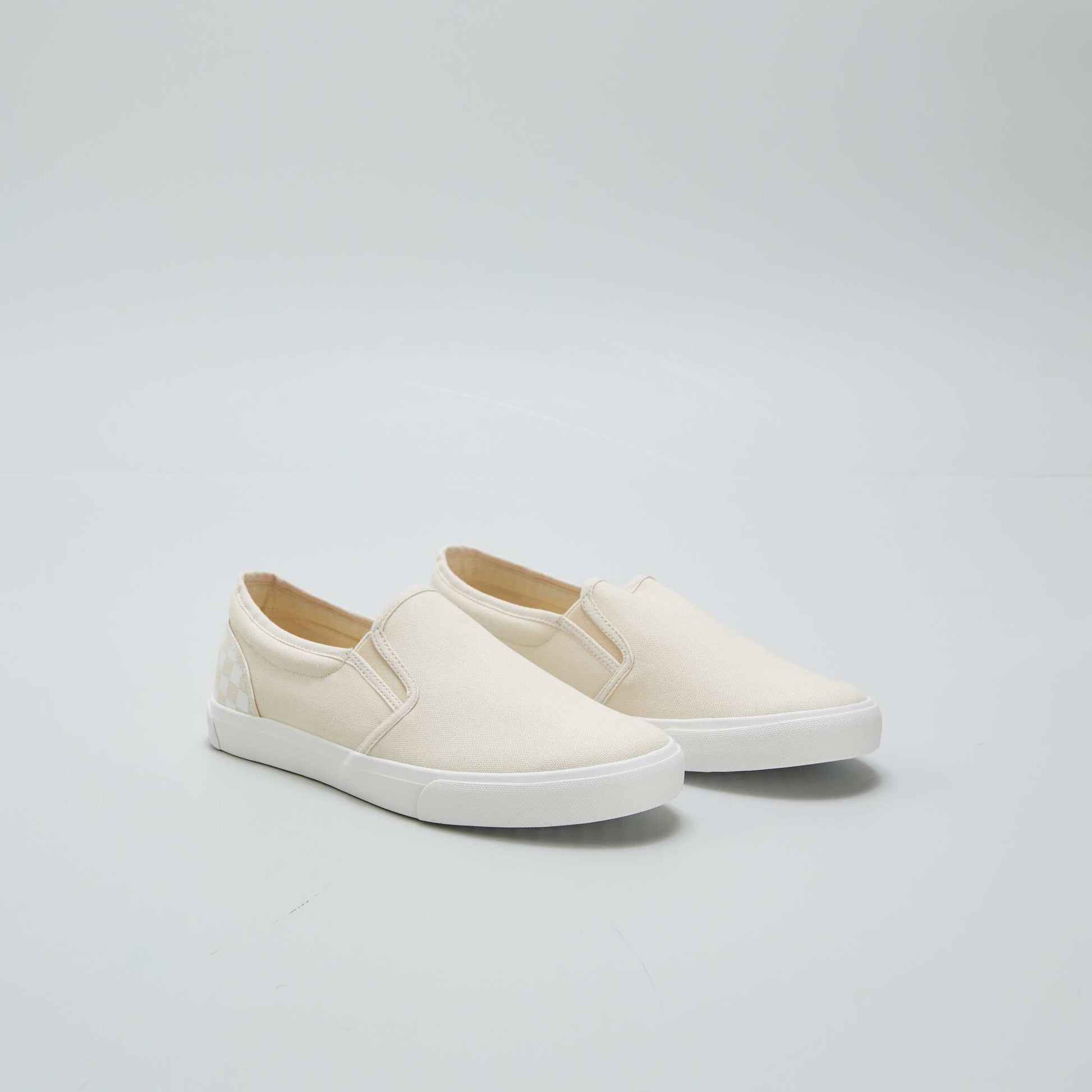 Baskets type 'slip-on' Beige