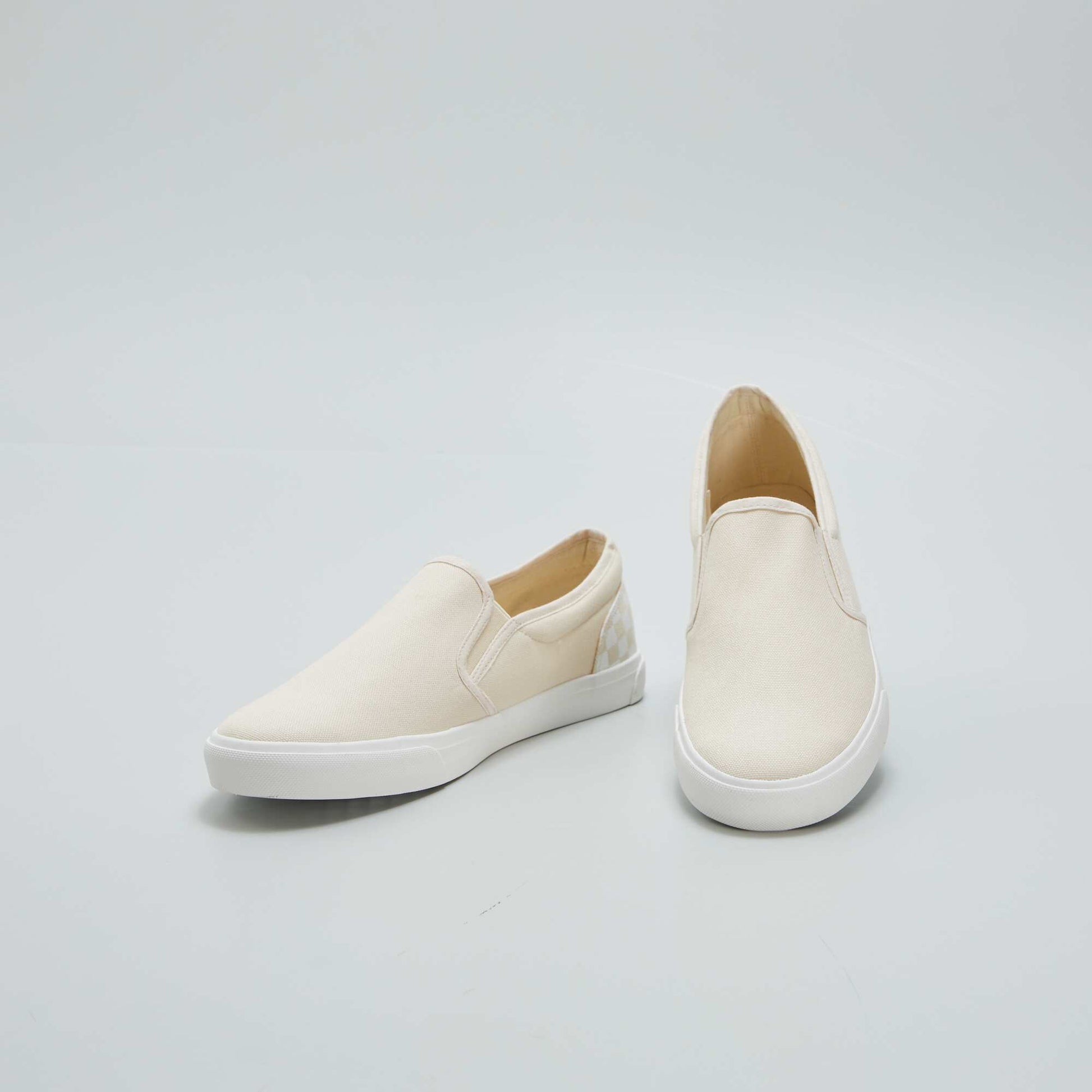 Baskets type 'slip-on' Beige