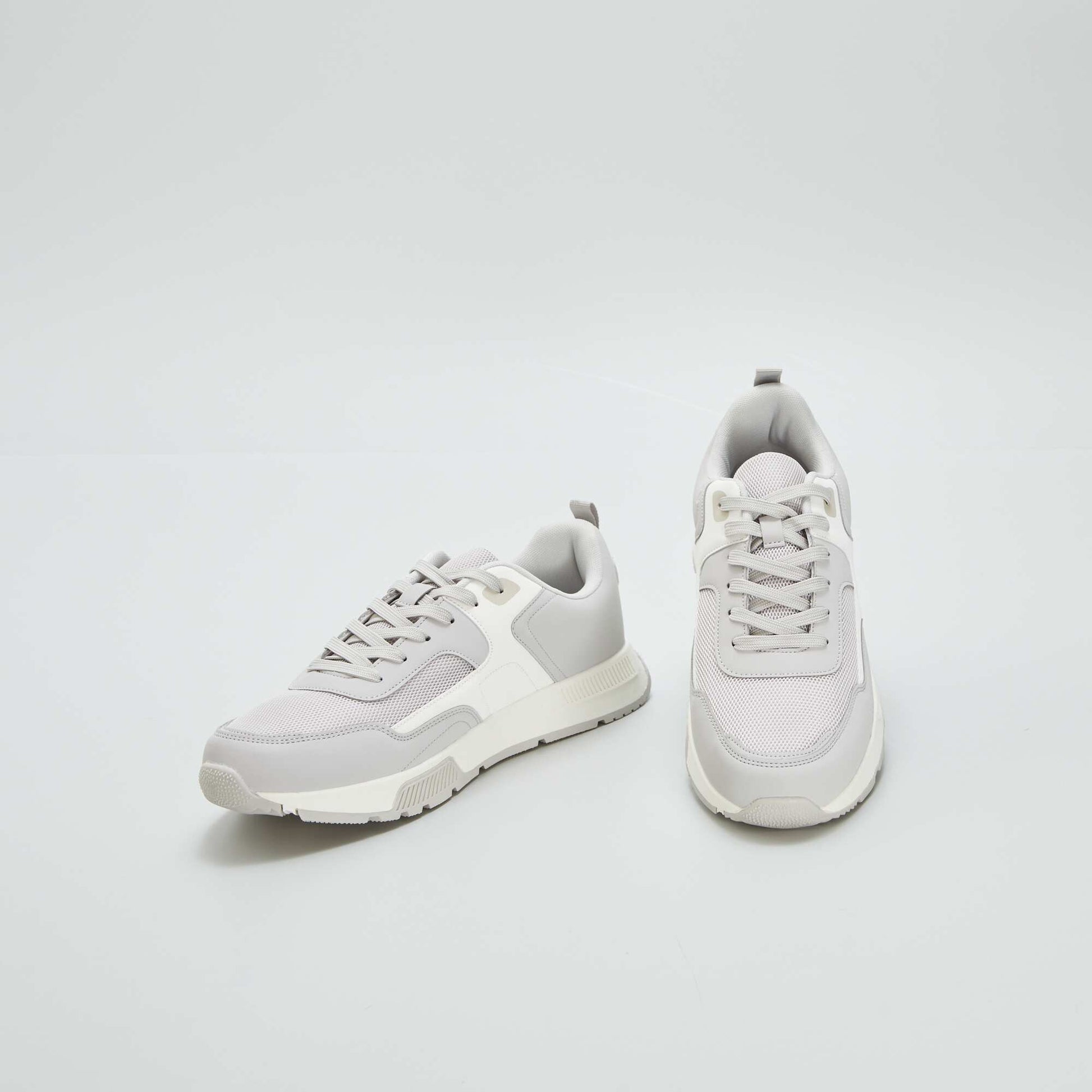 Baskets de sport en mesh tricolores Gris