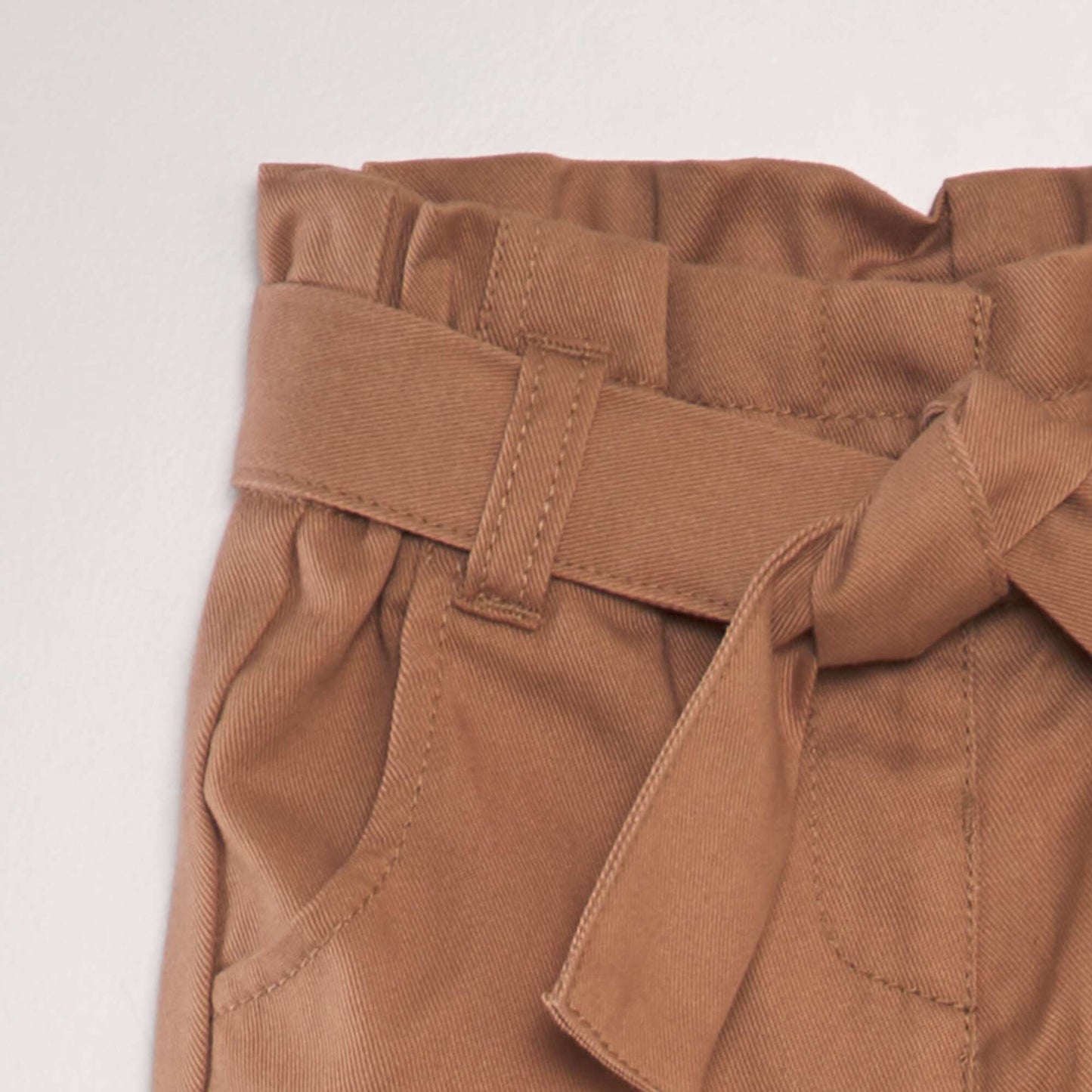 Pantalon avec ceinture nouer Marron