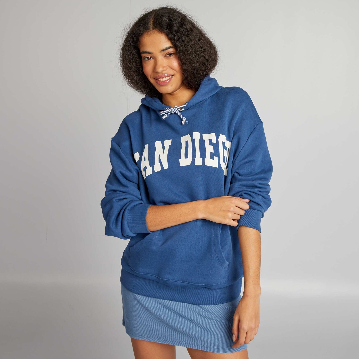 Sweat   capuche 'San Diego' avec poche kangourou Bleu