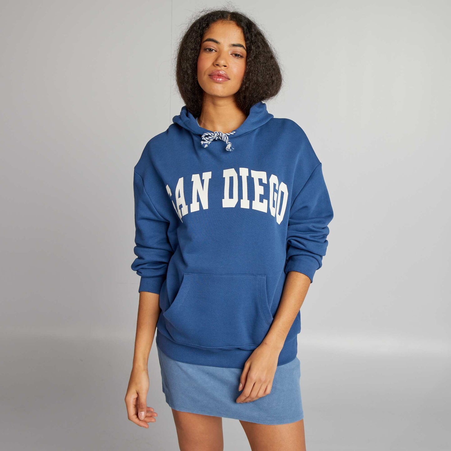 Sweat   capuche 'San Diego' avec poche kangourou Bleu