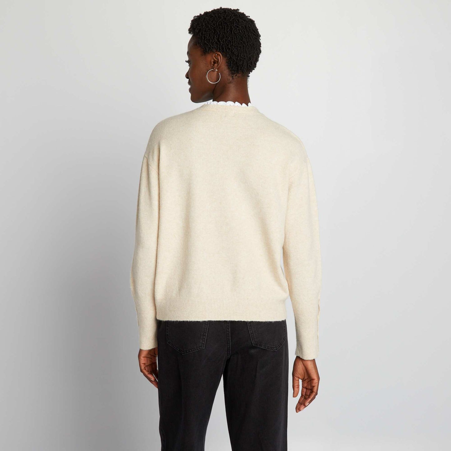 Pull en maille avec col brodé Beige