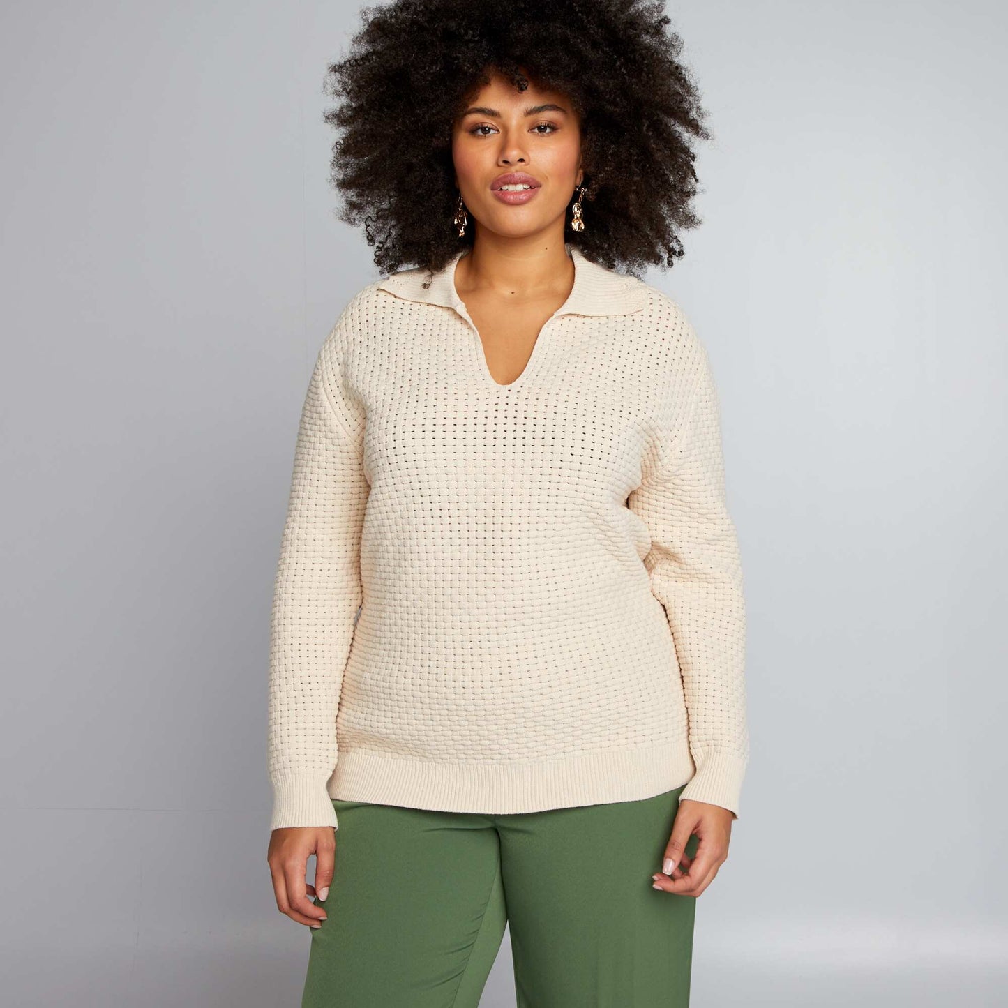 Pull en tricot avec col V Beige