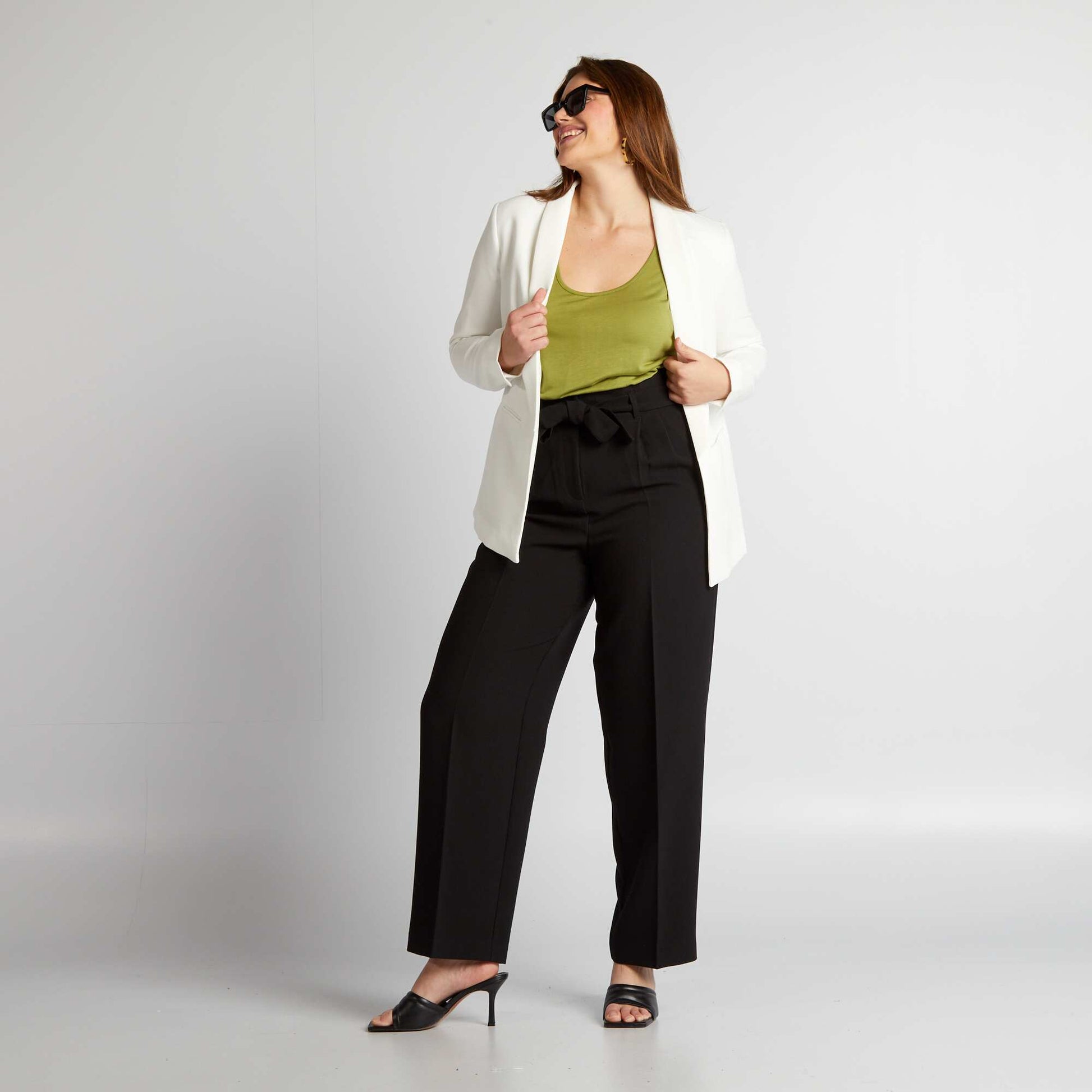 Pantalon droit avec ceinture noir