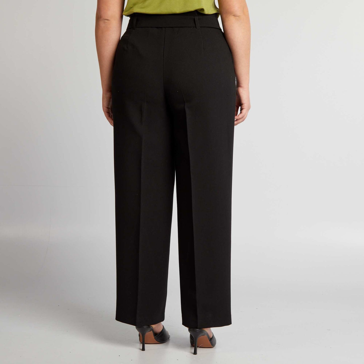 Pantalon droit avec ceinture noir