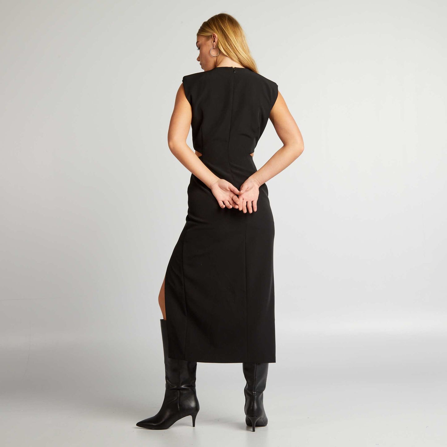 Robe longue avec épaulette noir