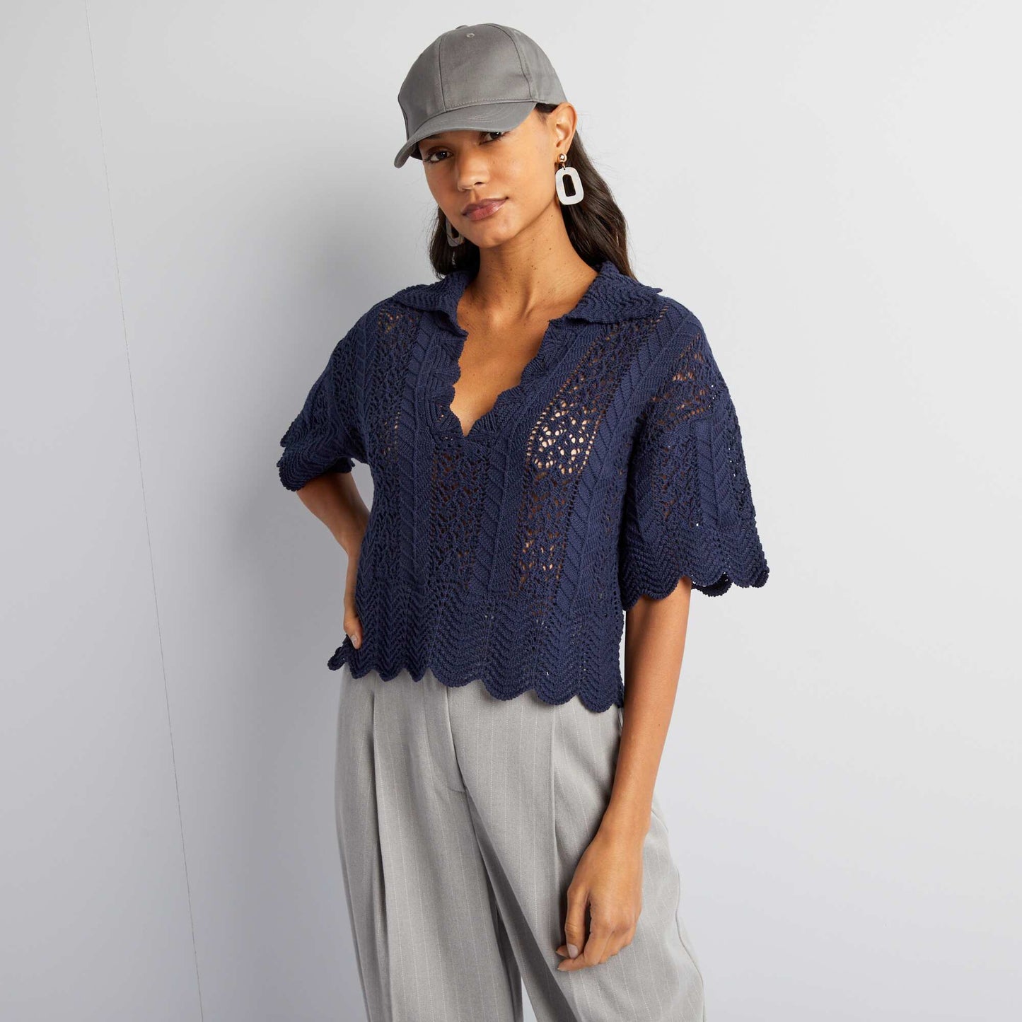 Pull court en maille ajour e Bleu