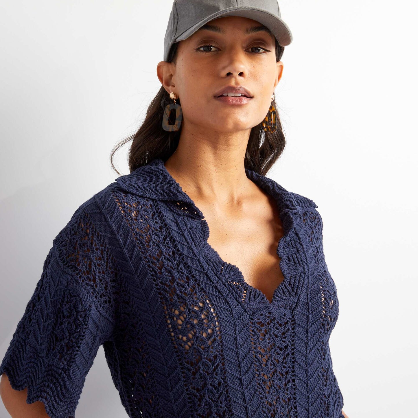 Pull court en maille ajour e Bleu