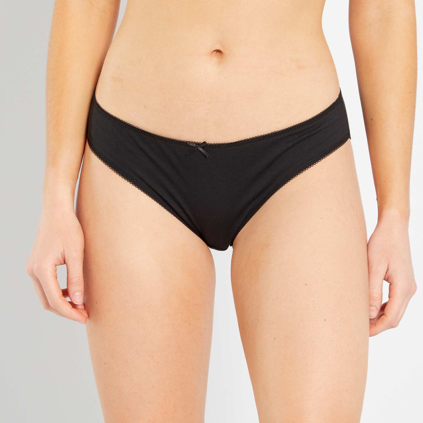 Lot de 3 culottes noir/blanc/noir pois