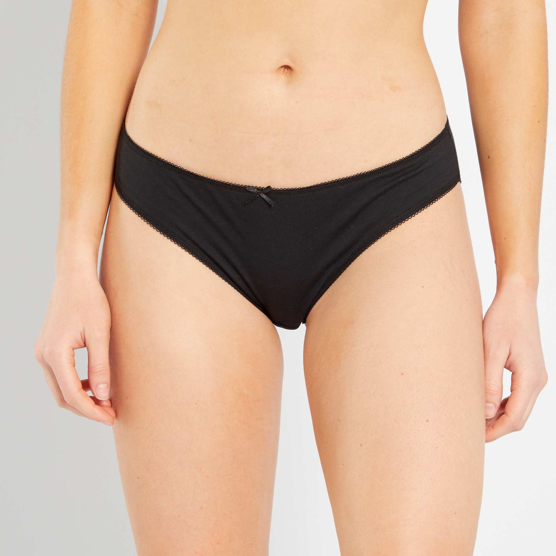 Lot de 3 culottes noir/blanc/noir pois