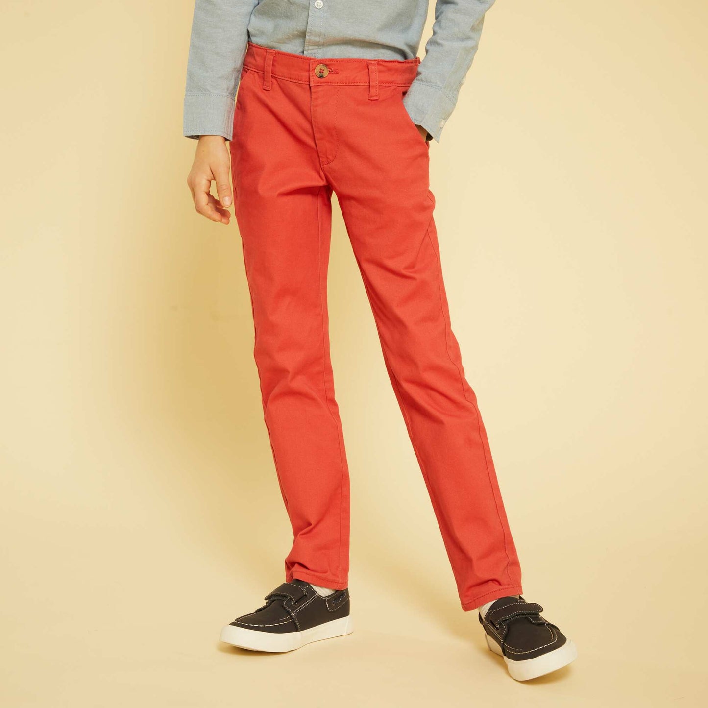 Pantalon chino rouge framboise