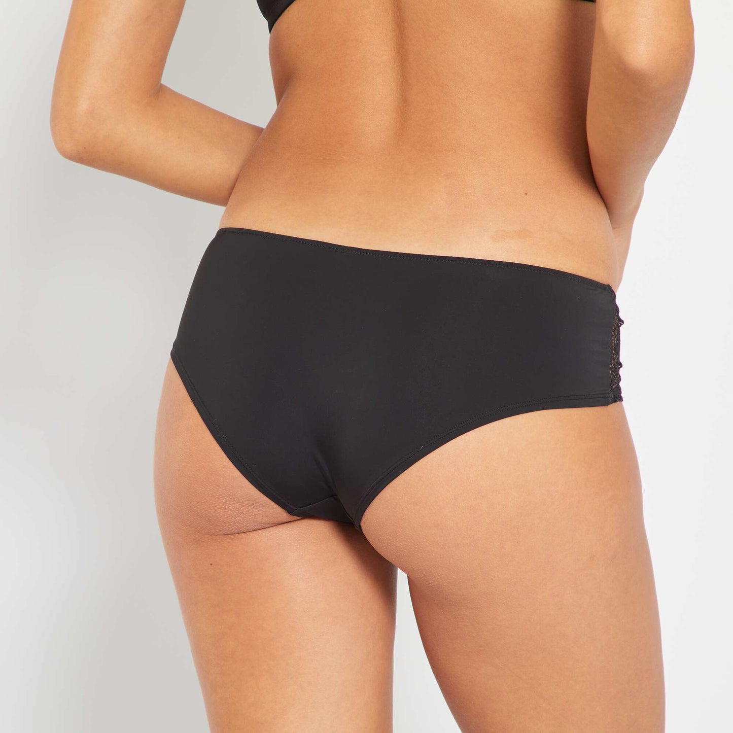 Shorty micro et dentelle noir