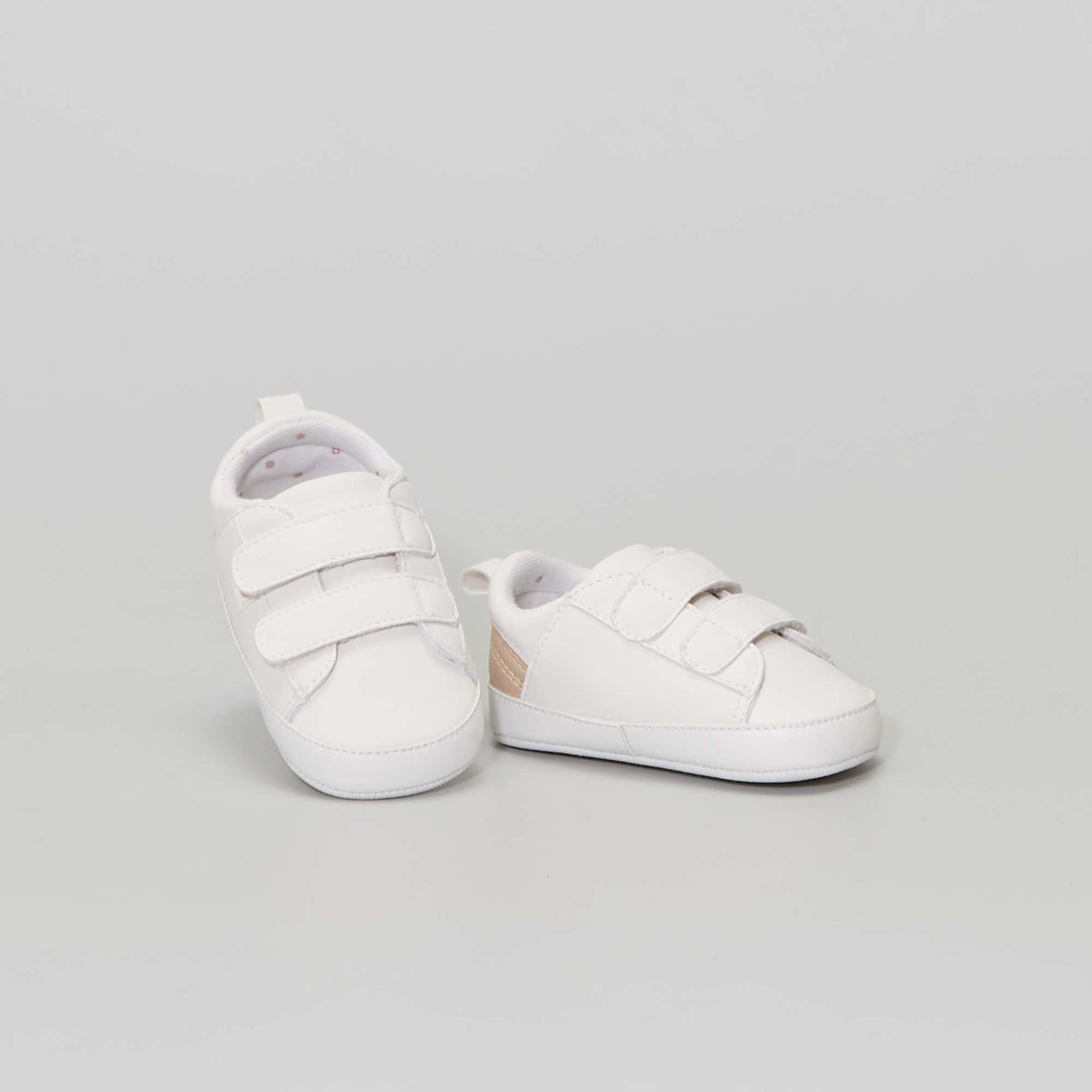 Baskets mode scratchs blanc