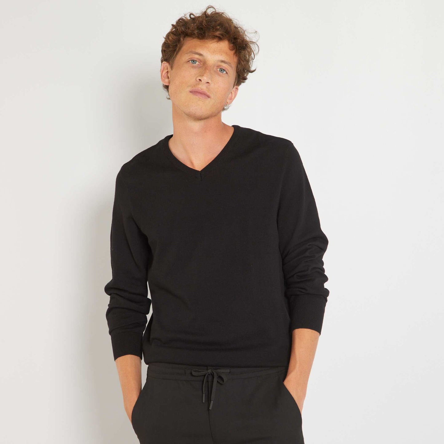 Pull basique en maille unie noir