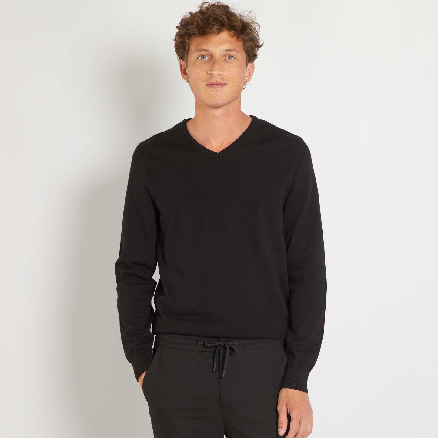 Pull basique en maille unie noir