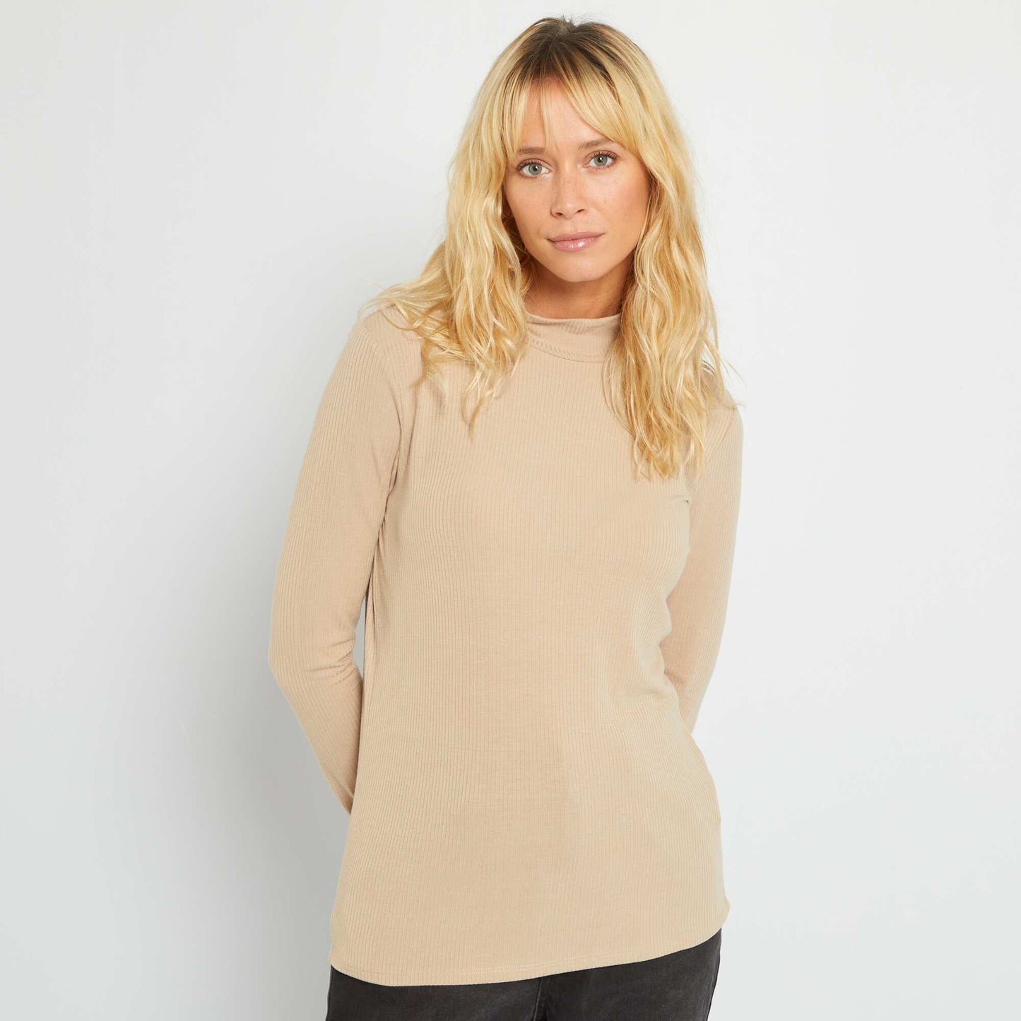 T-shirt en maille c tel e avec col ras du cou Beige