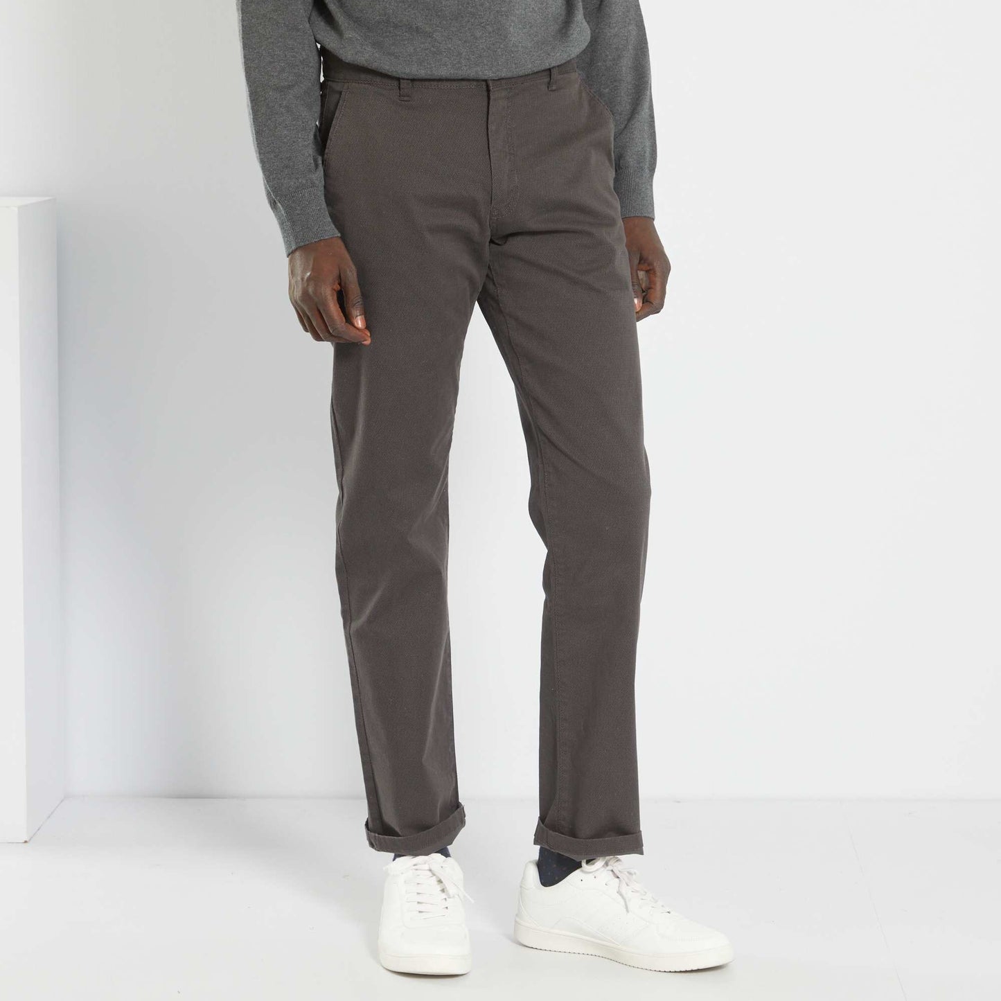 Chino regular avec imprim sur toile Noir