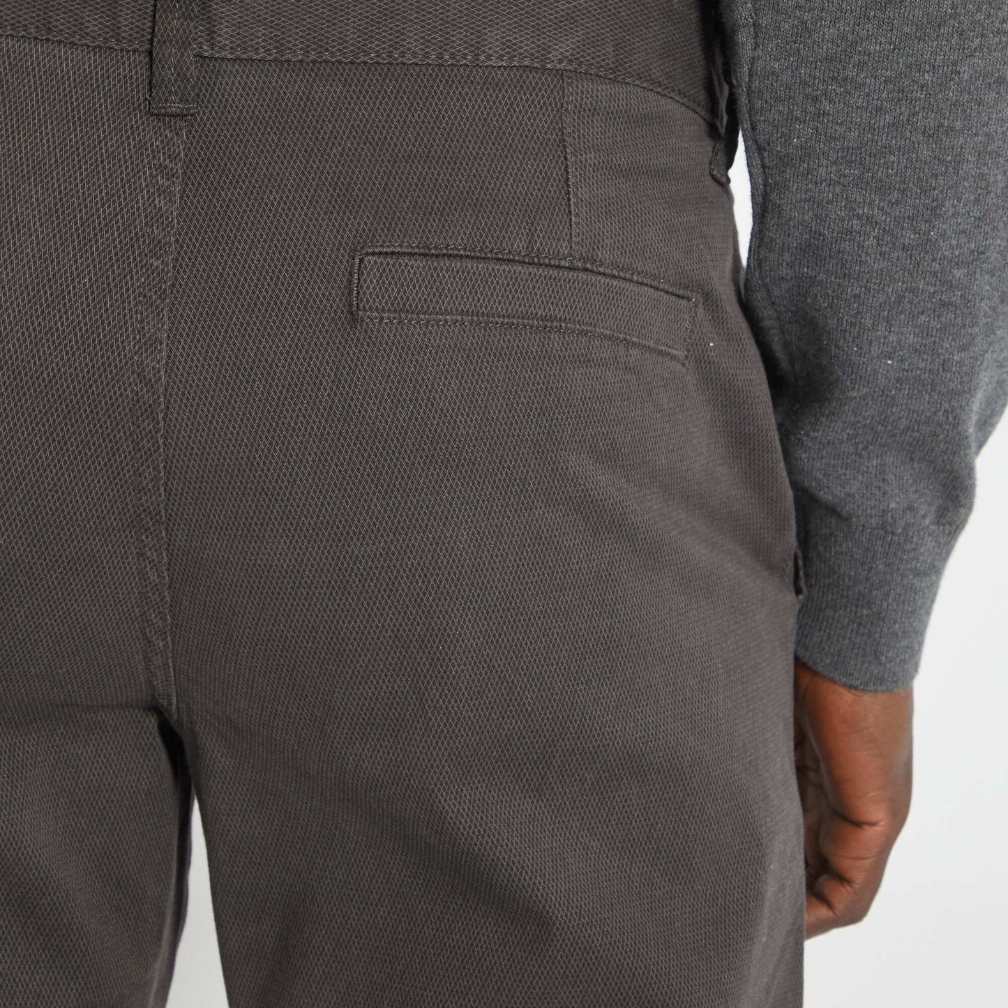 Chino regular avec imprim sur toile Noir