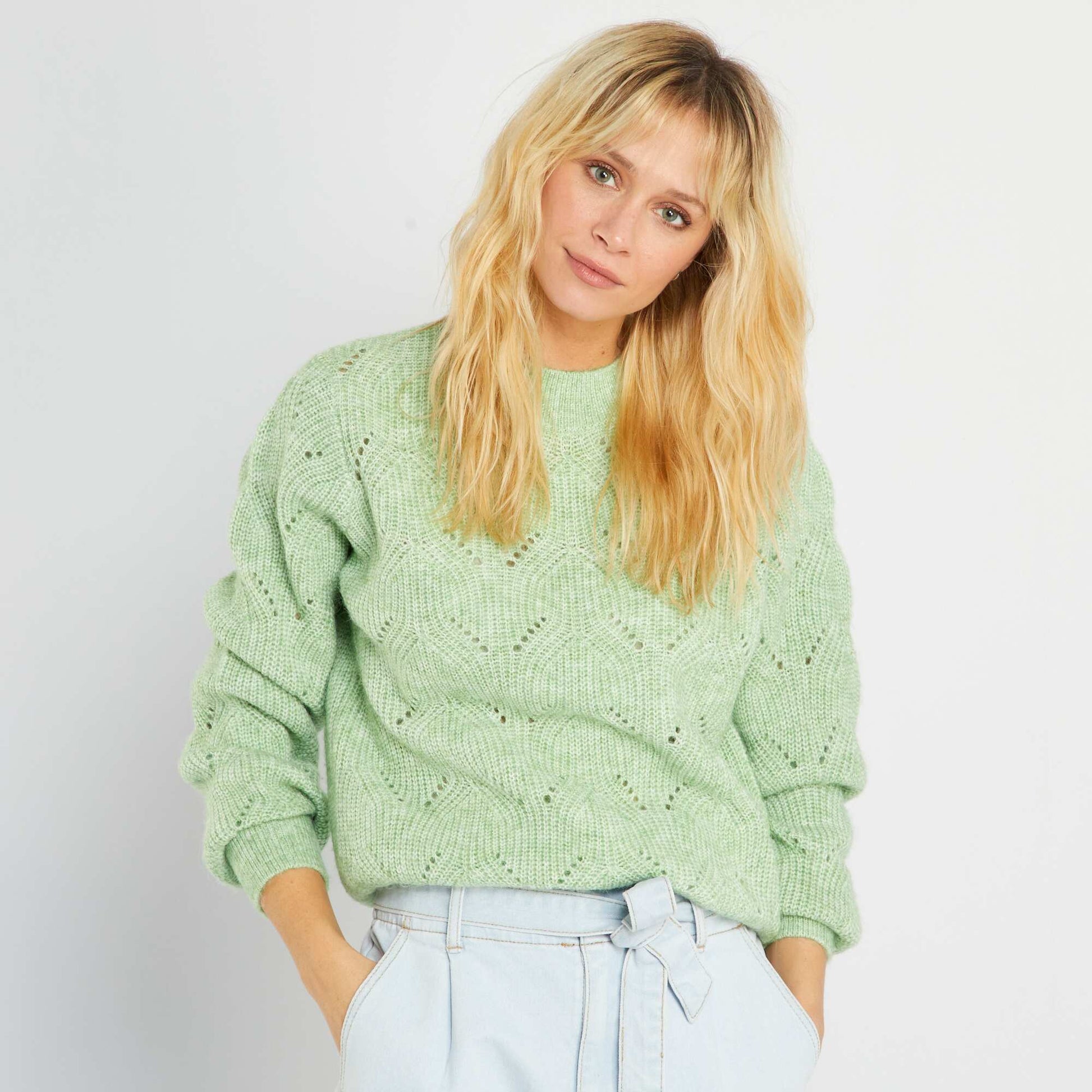 Pull chaud en maille chin e et ajour e vert iris