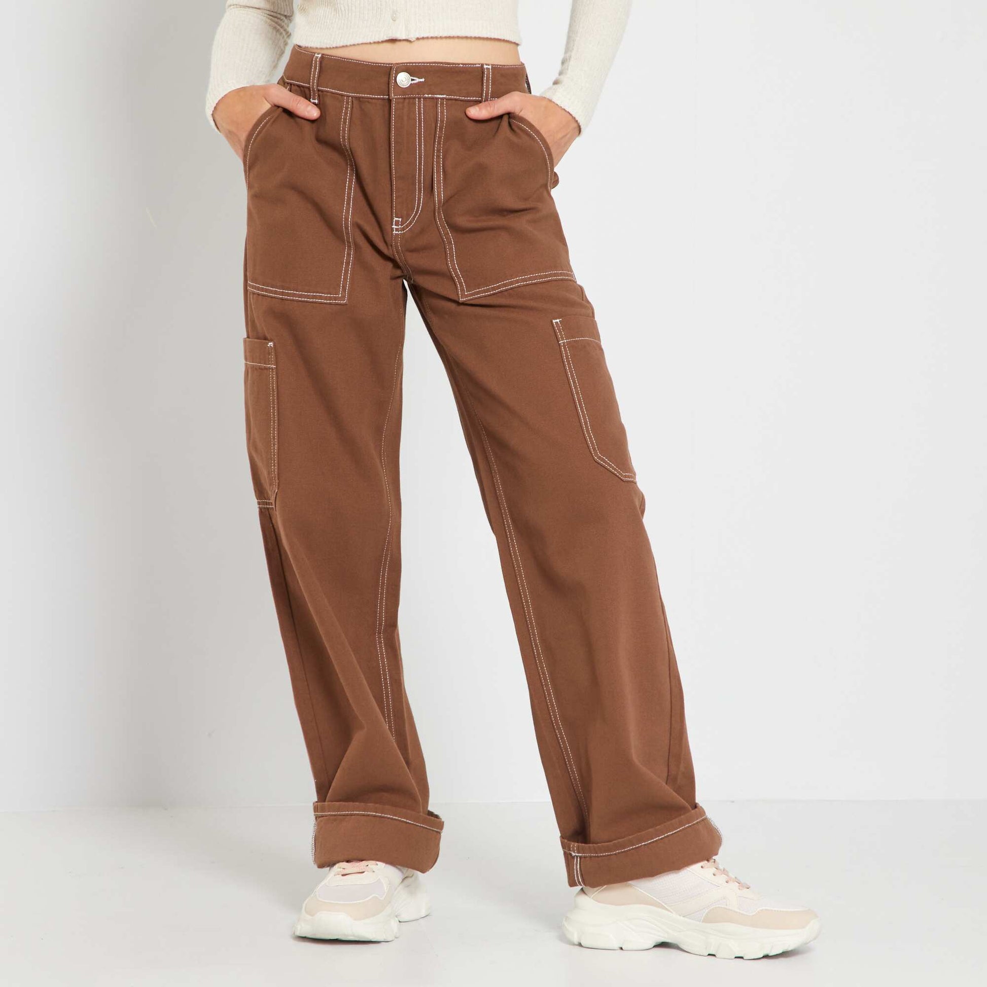 Jean large avec surpiqures contrastantes Marron