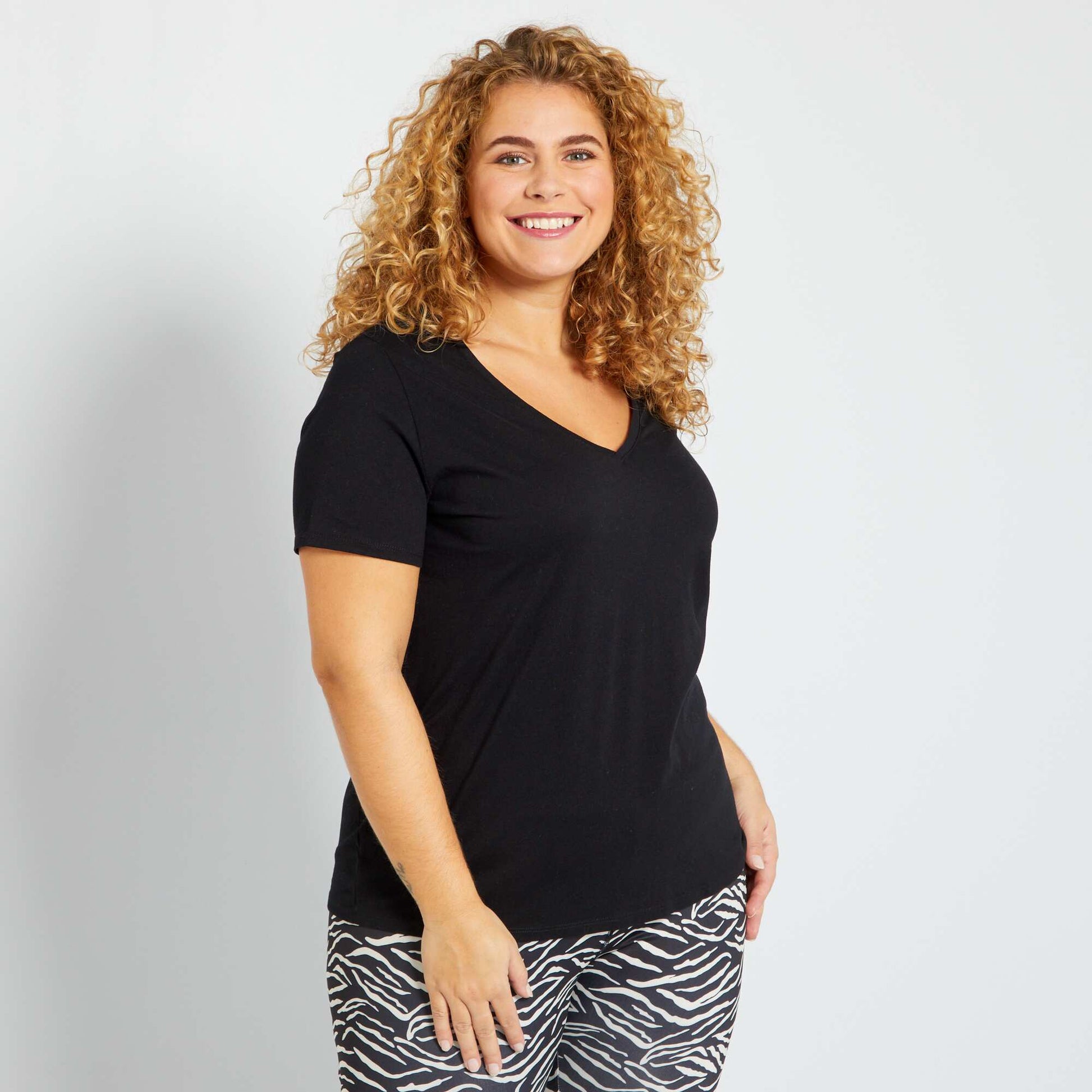 T-shirt en jersey col V noir