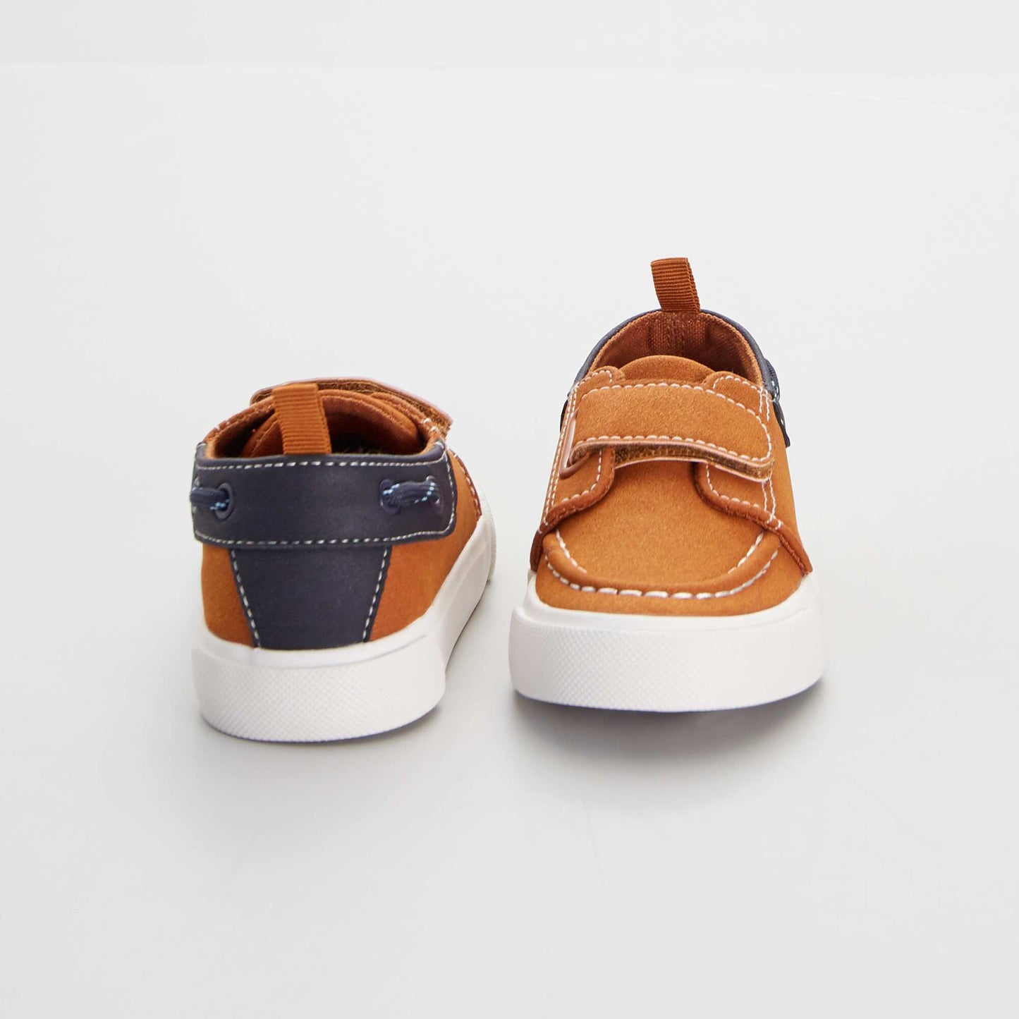 Chaussures forme 'bateau' scratch MARRON