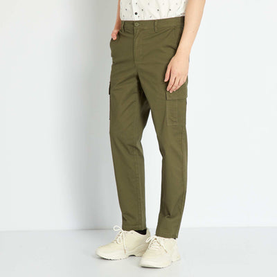 Pantalon chino avec poches cargos Kaki