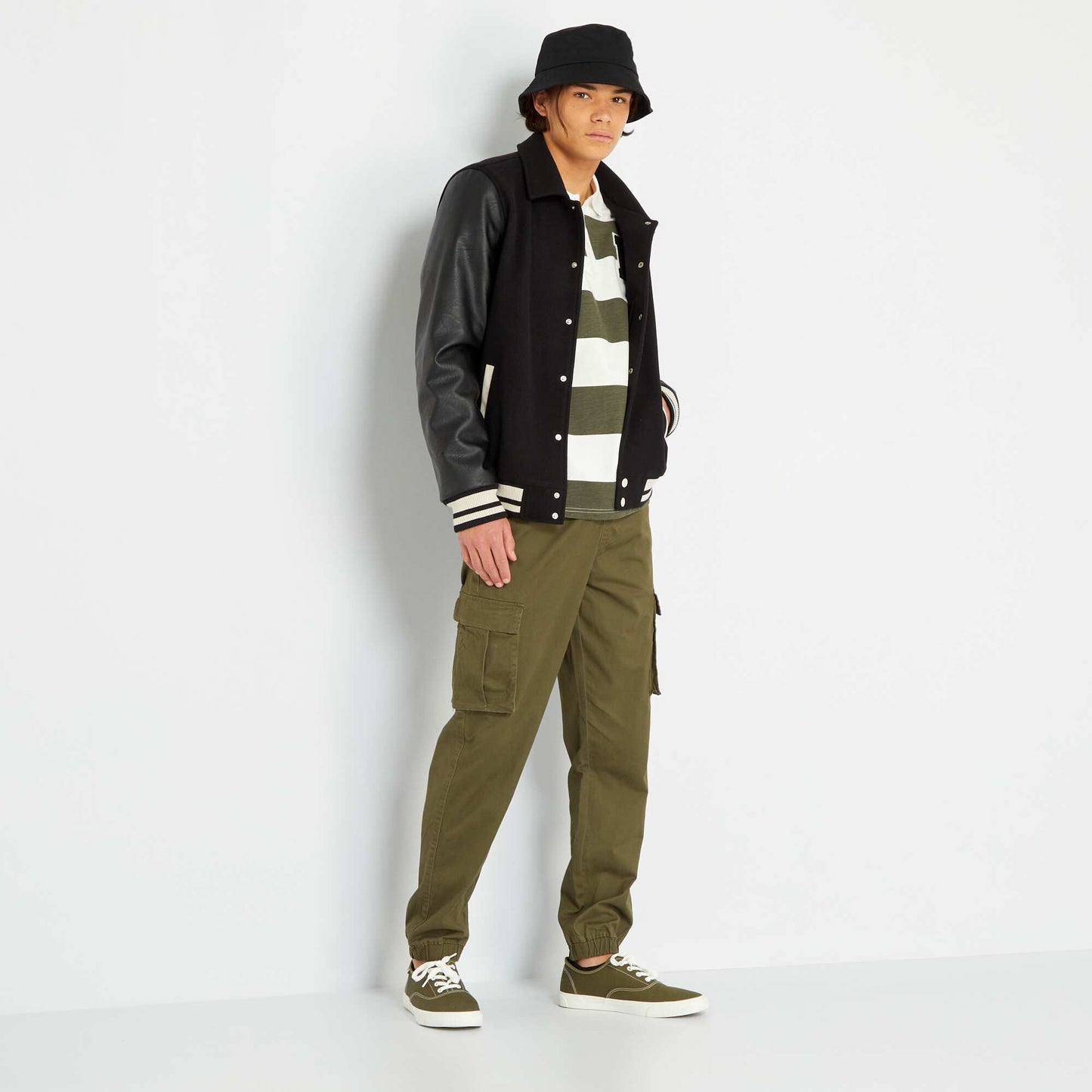 Pantalon type cargo Kaki