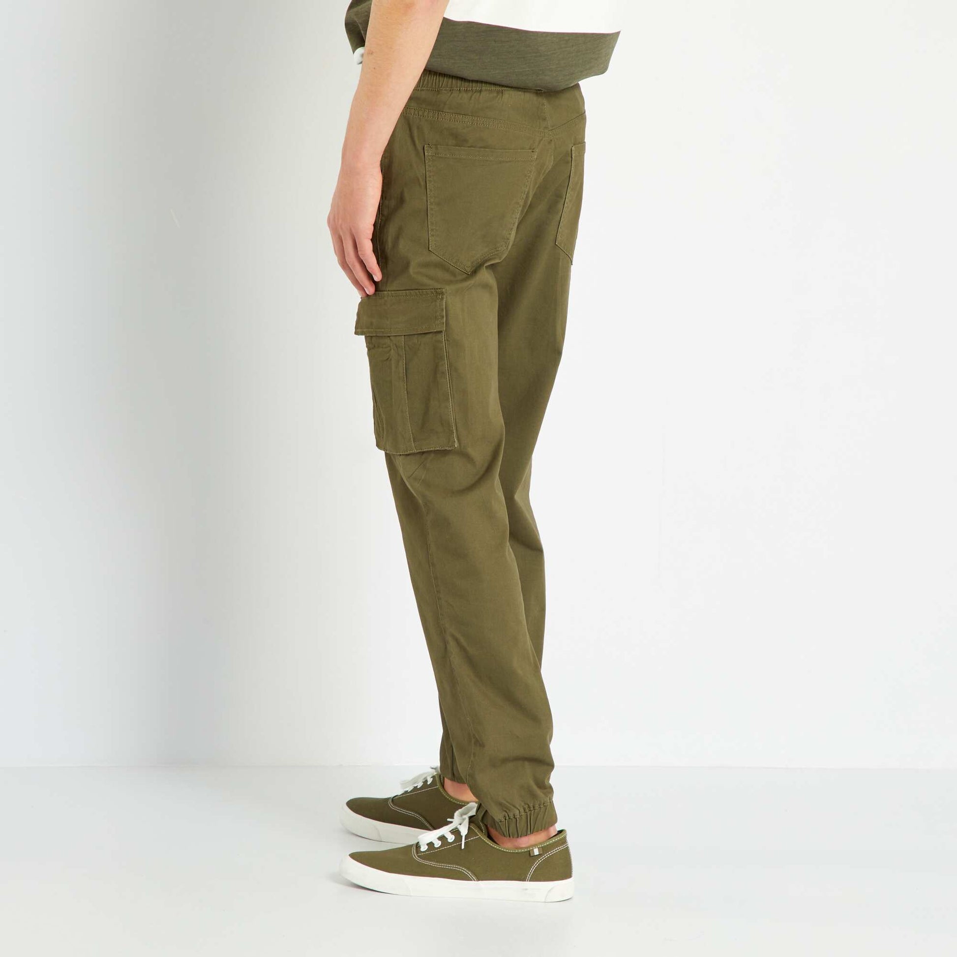 Pantalon type cargo Kaki