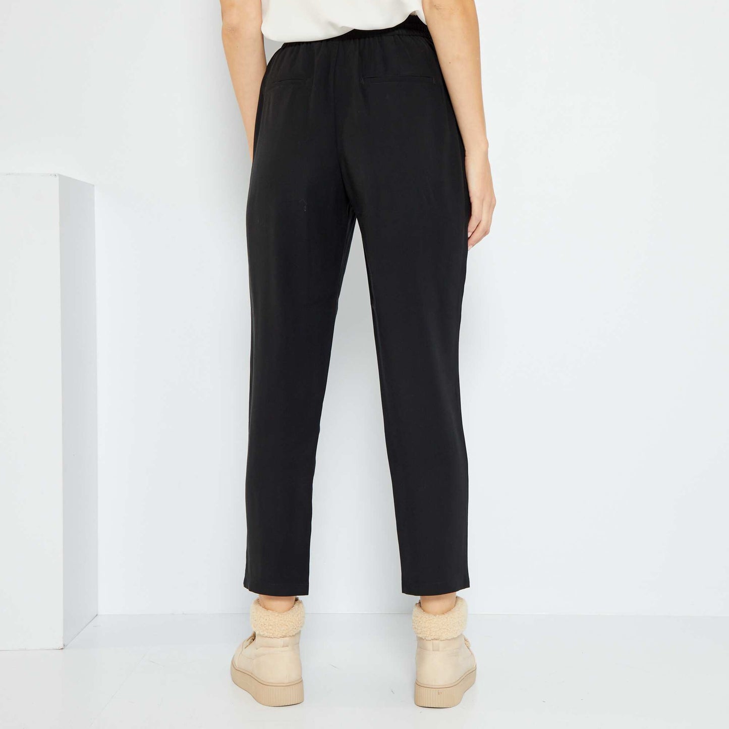 Pantalon regular en twill type jogging noir