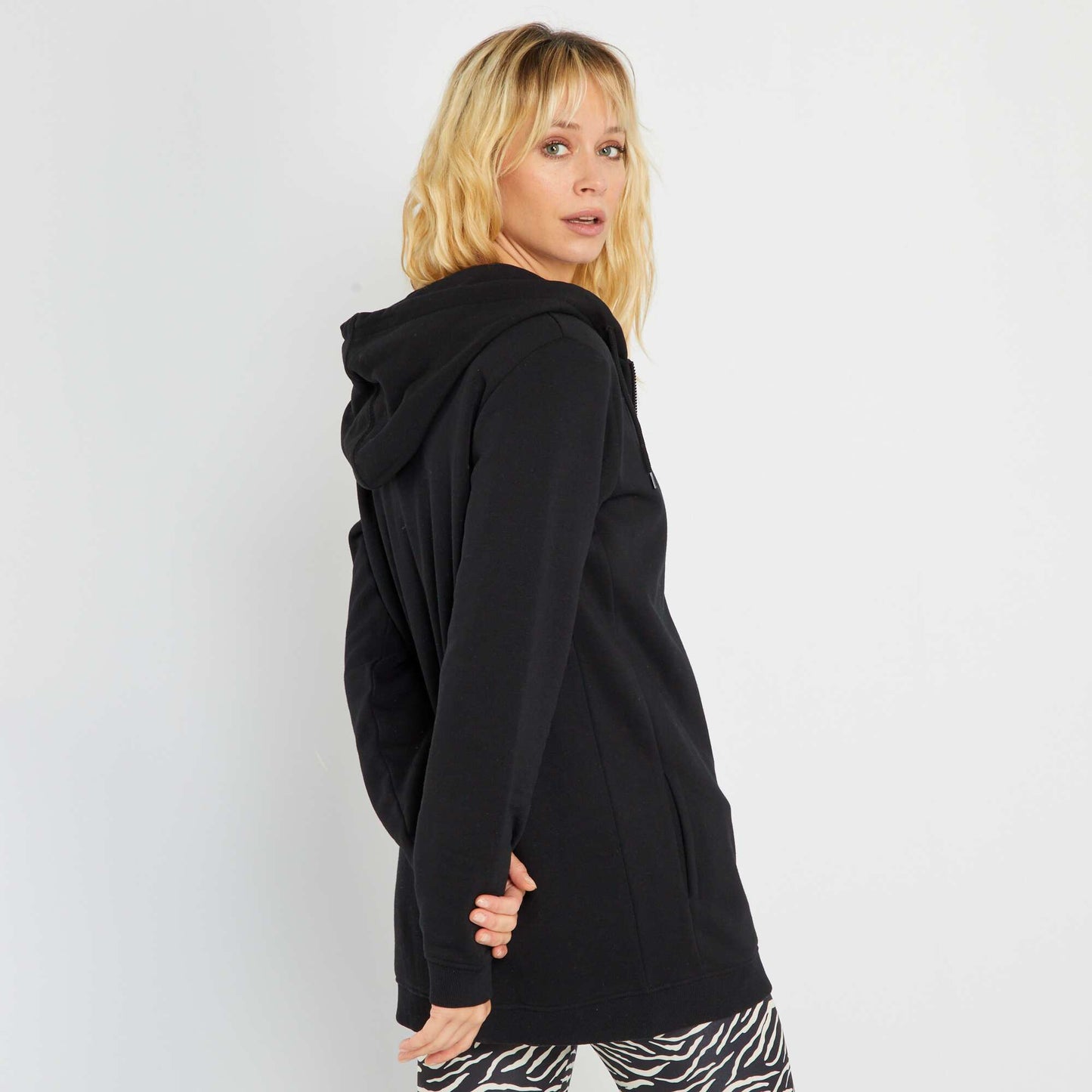 Sweat long   capuche zipp  Noir