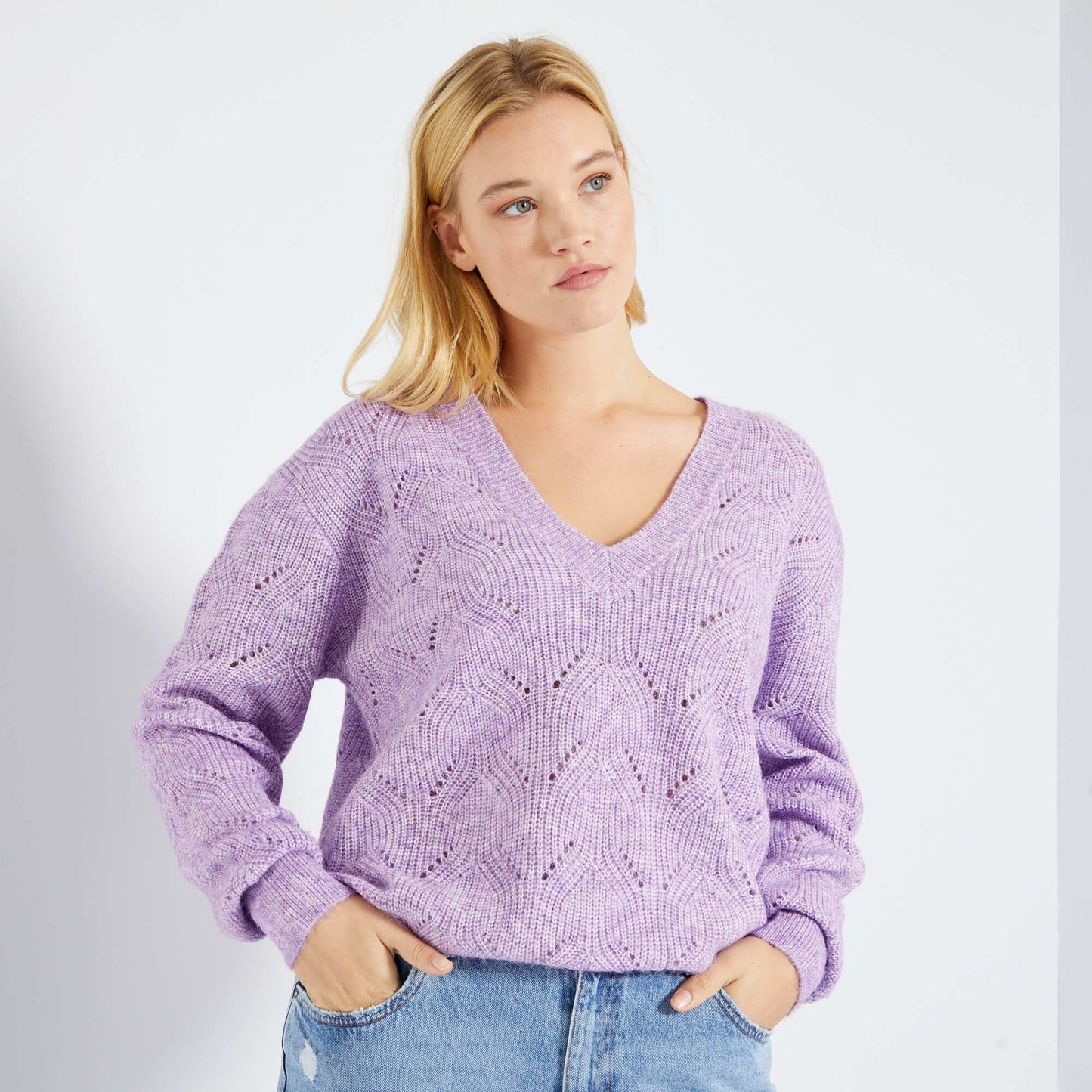 Pull col V en maille ajour e Violet