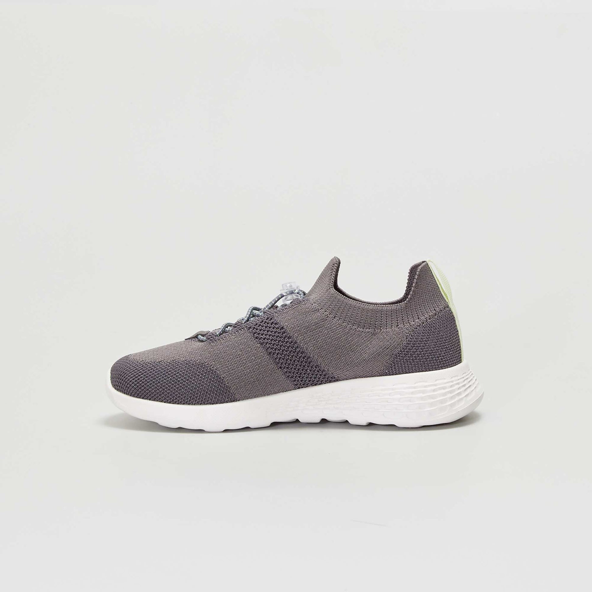 Basket de sport easy fit Gris
