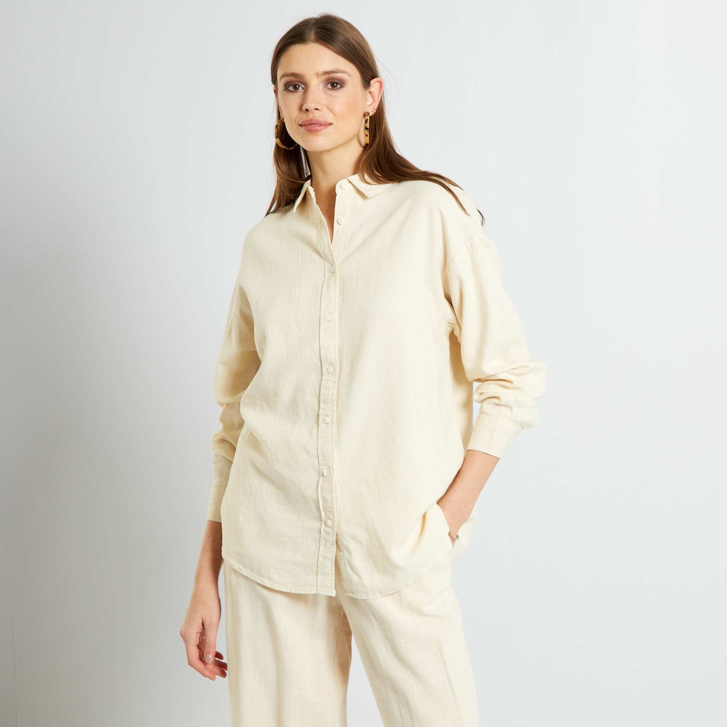 Chemise longue en lin unie beige