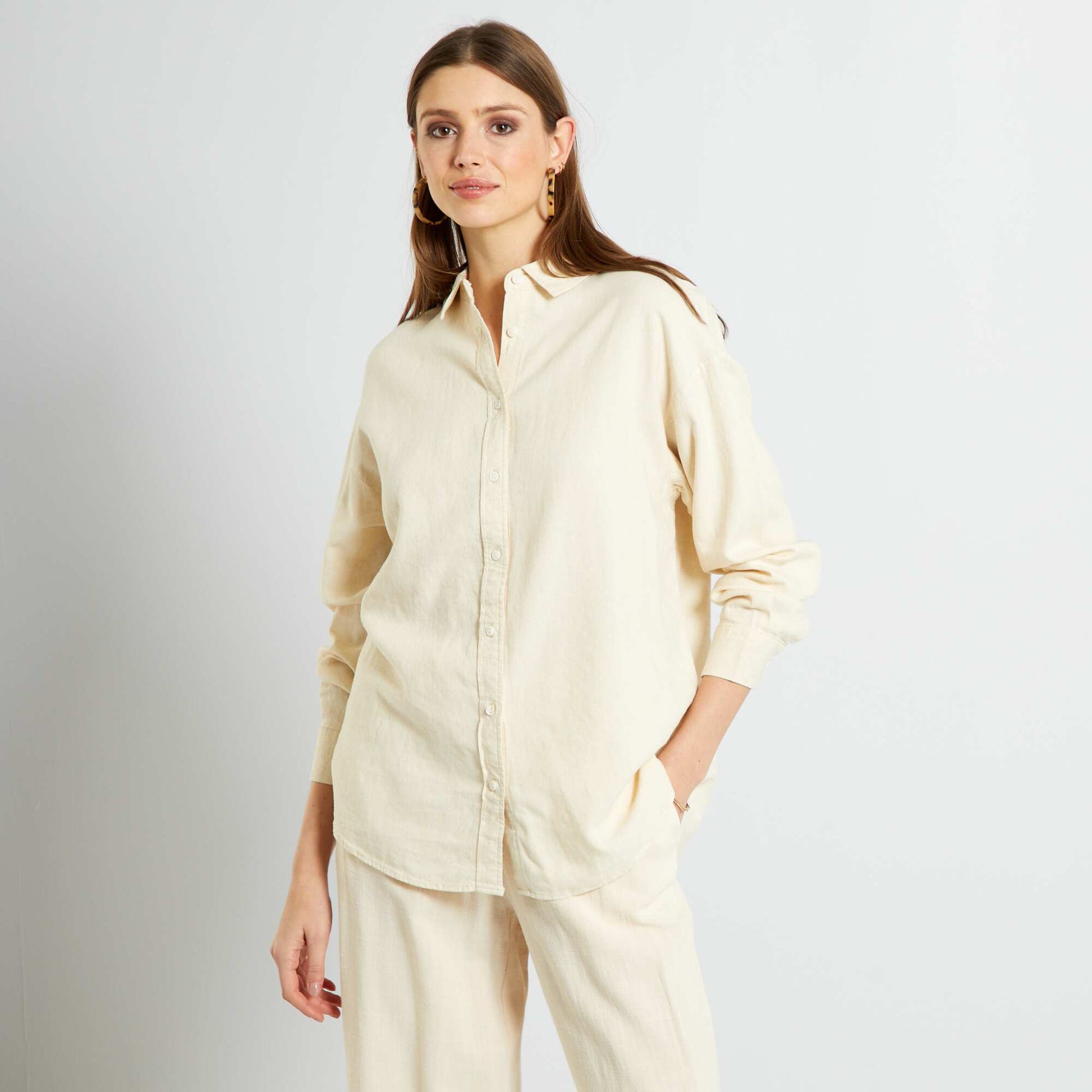 Chemise longue en lin unie beige