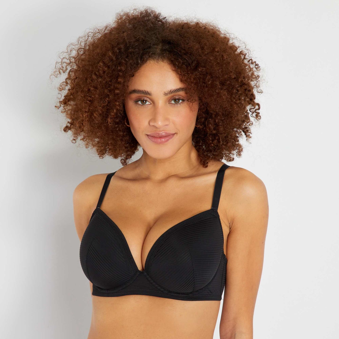 Soutien-gorge microfibre   fines rayures ajour es D&E noir