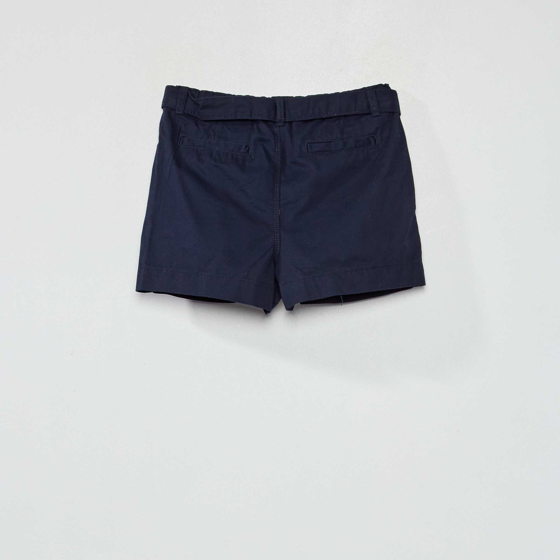 Short avec ceinture bleu marine