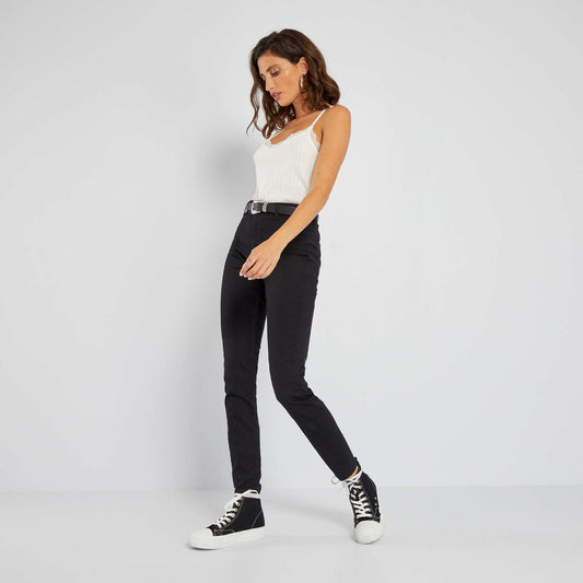 Jean skinny fit / coupe tr s ajust e noir