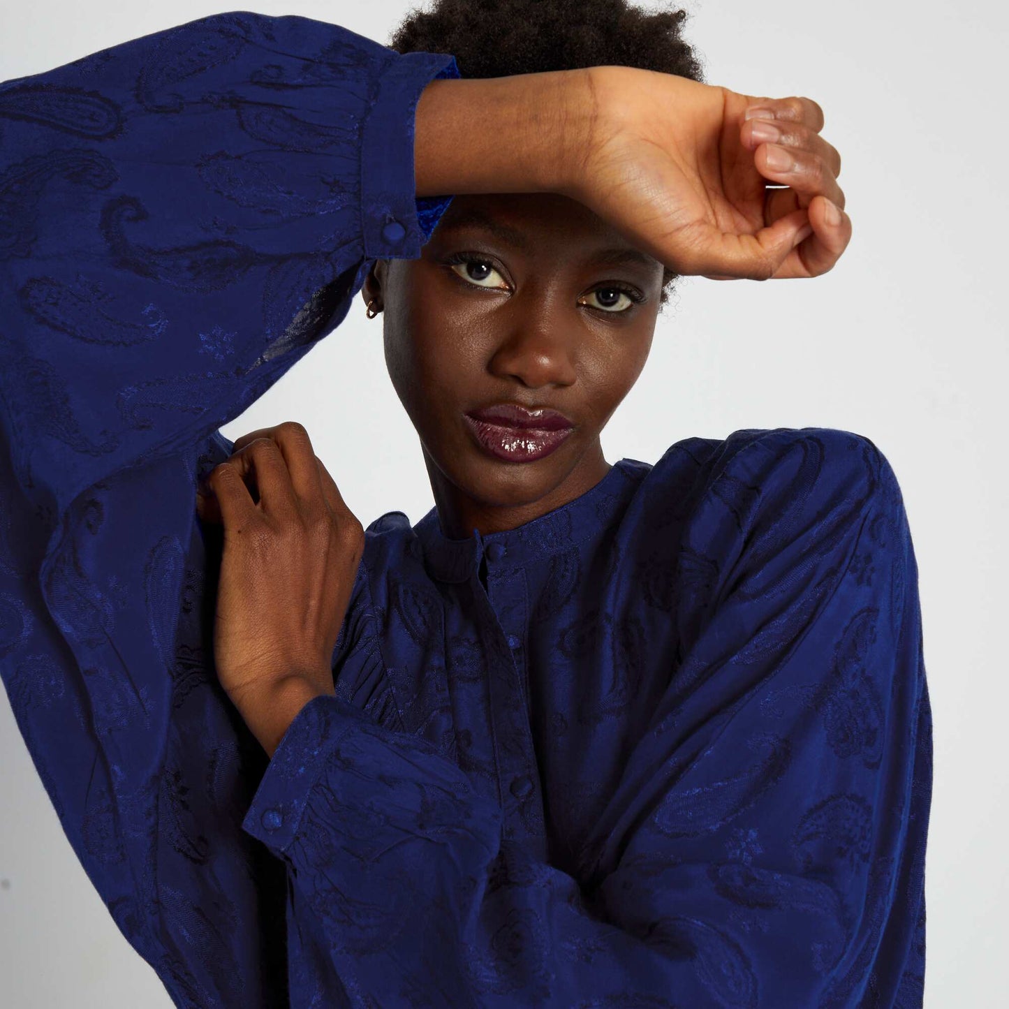 Chemisier en jacquard avec imprim bleu