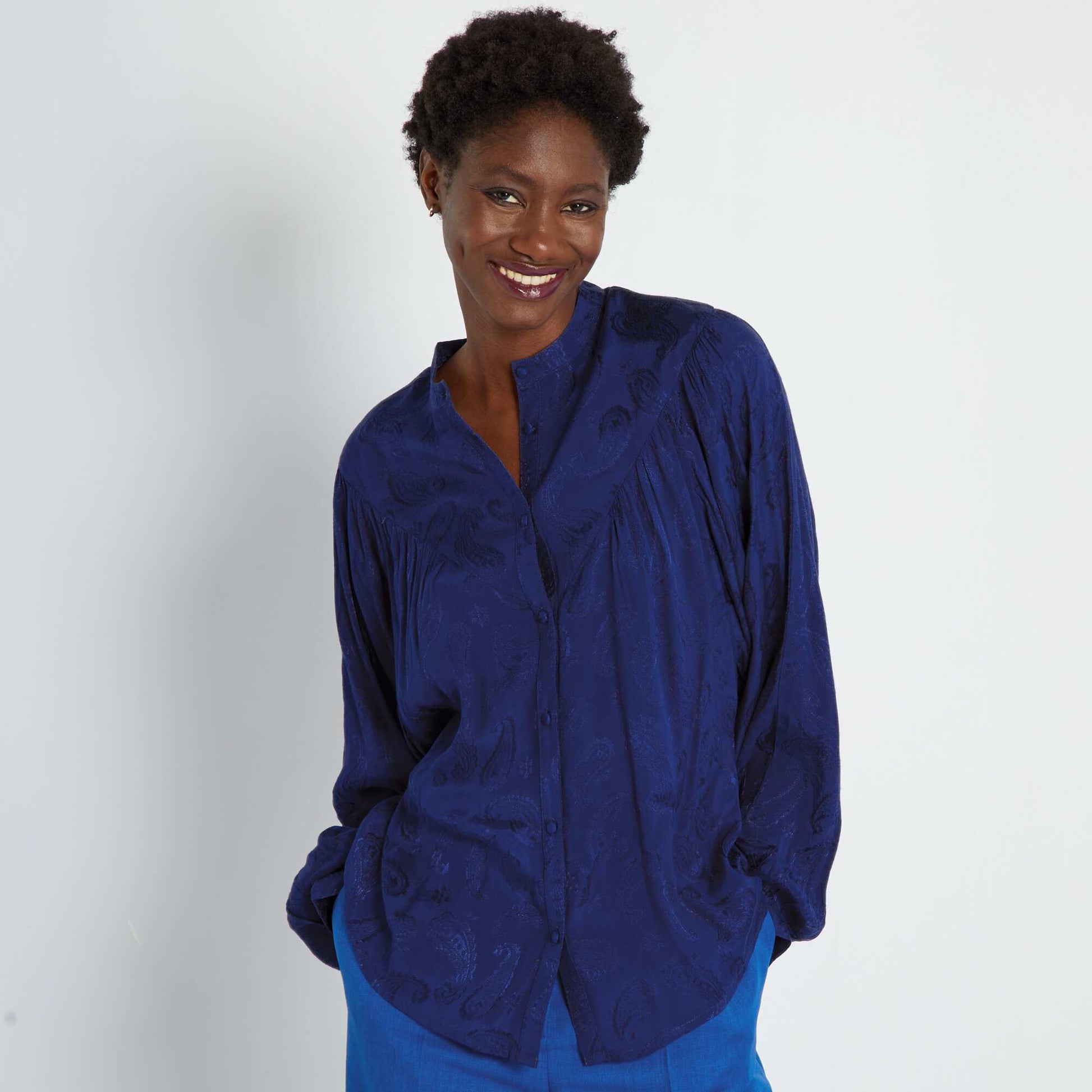 Chemisier en jacquard avec imprim bleu